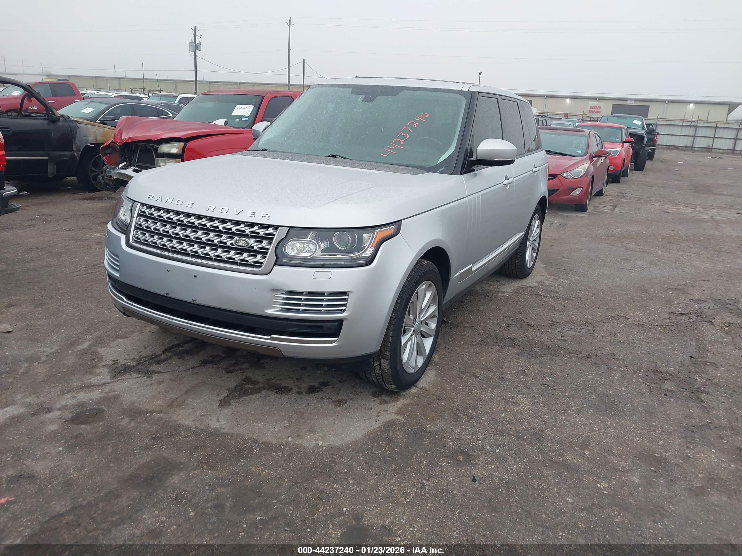 LAND ROVER image 2