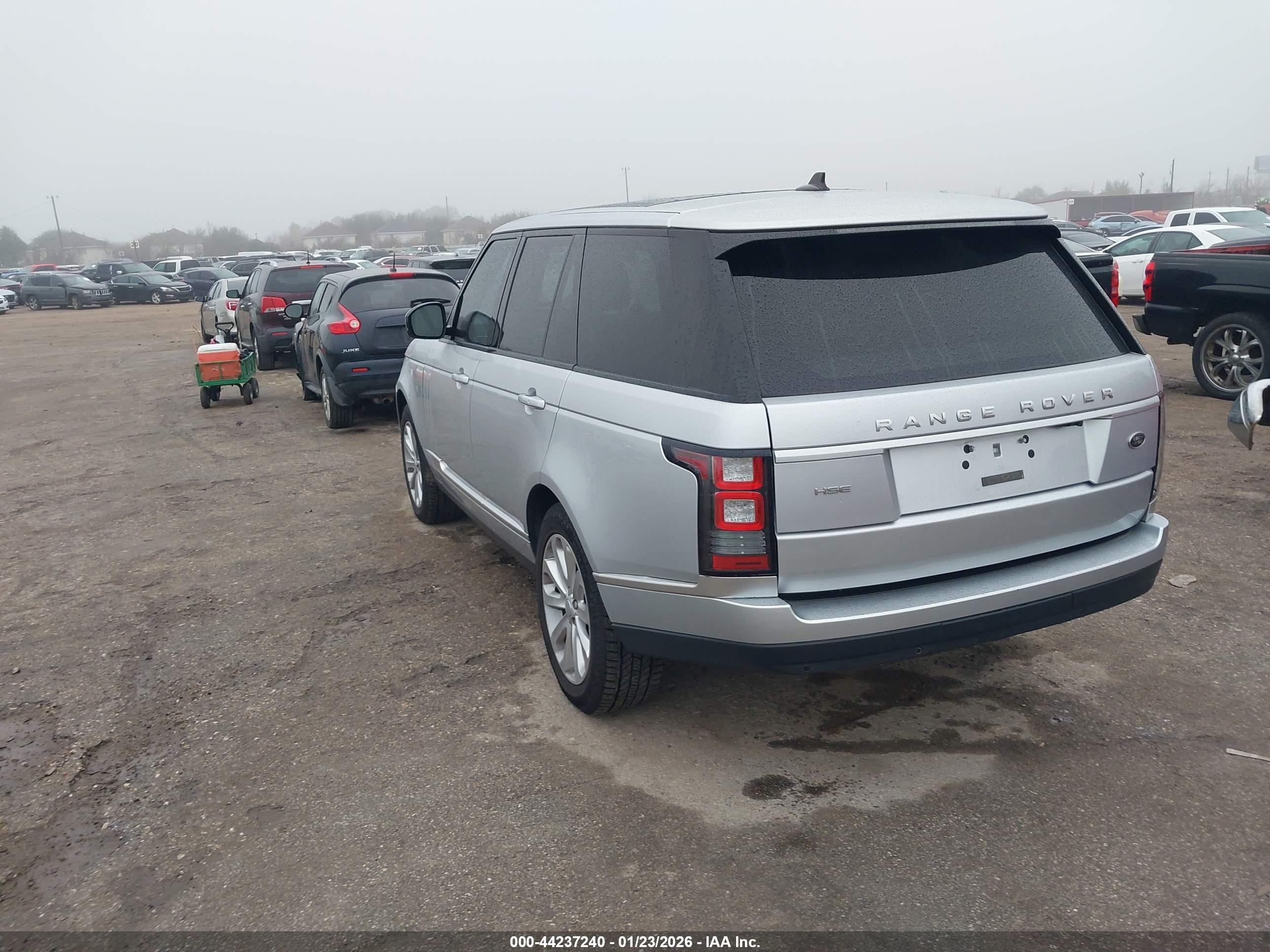 LAND ROVER image 3