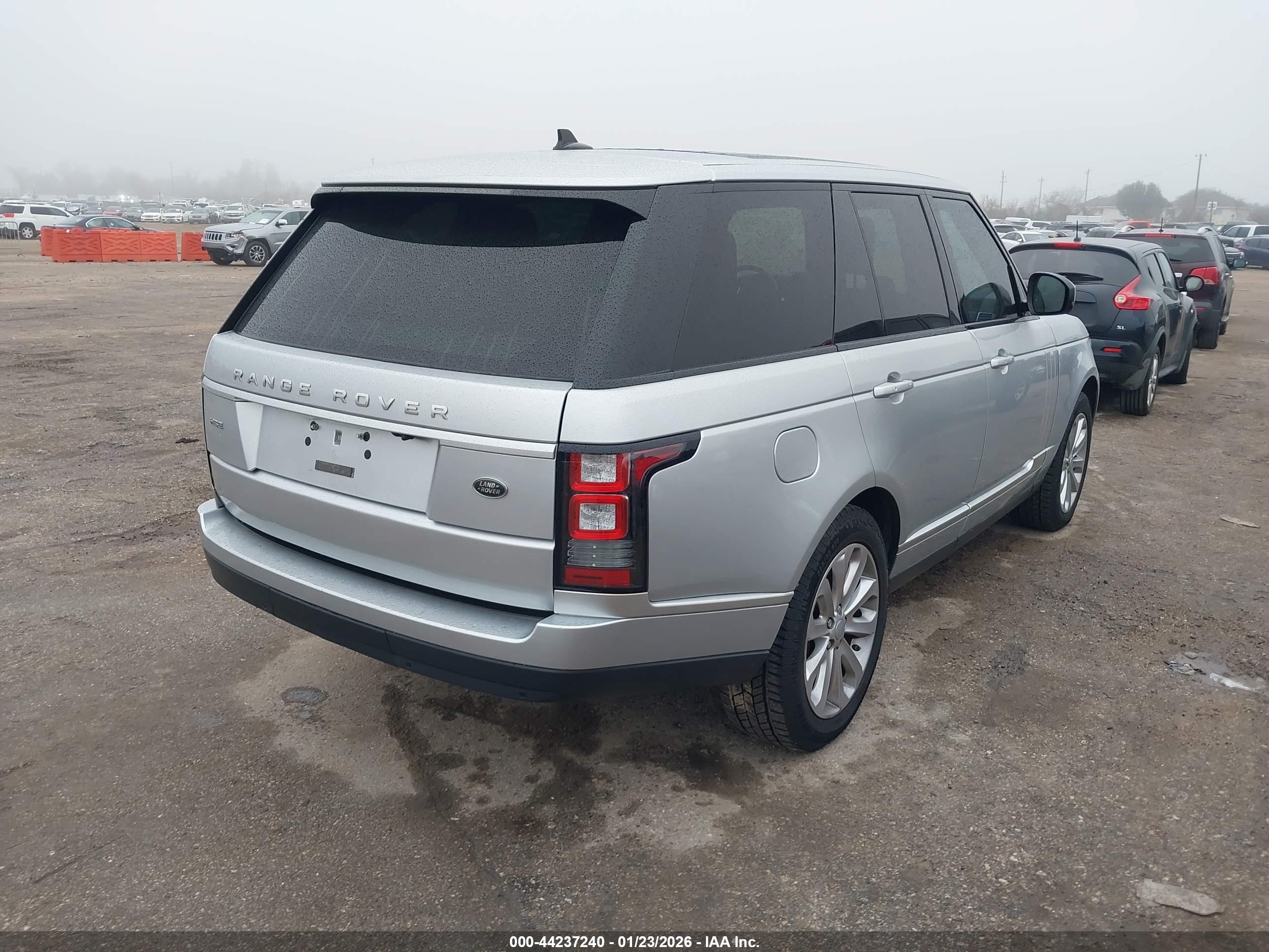 LAND ROVER image 4