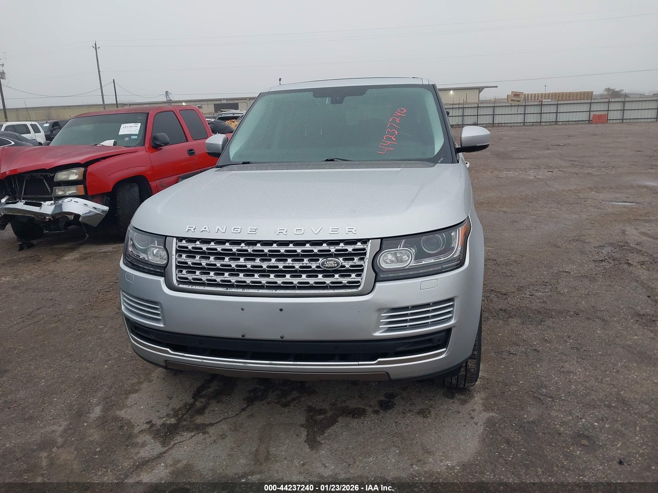 LAND ROVER image 6