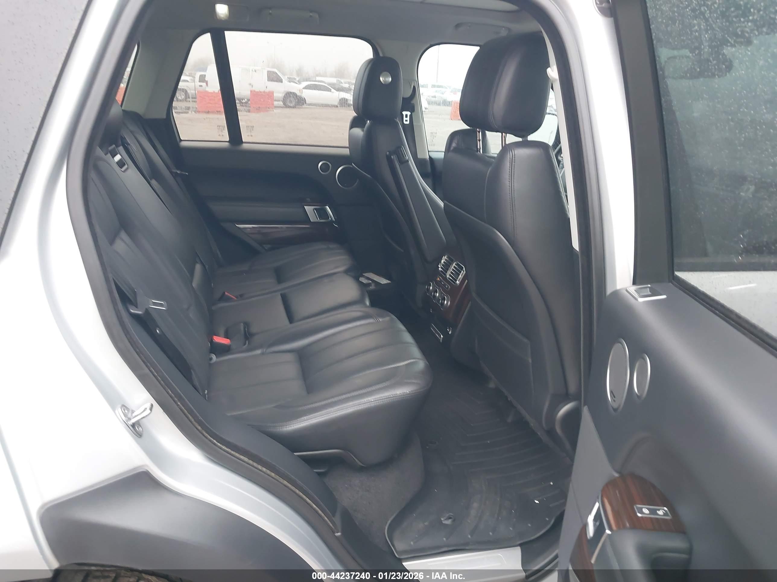 LAND ROVER image 8