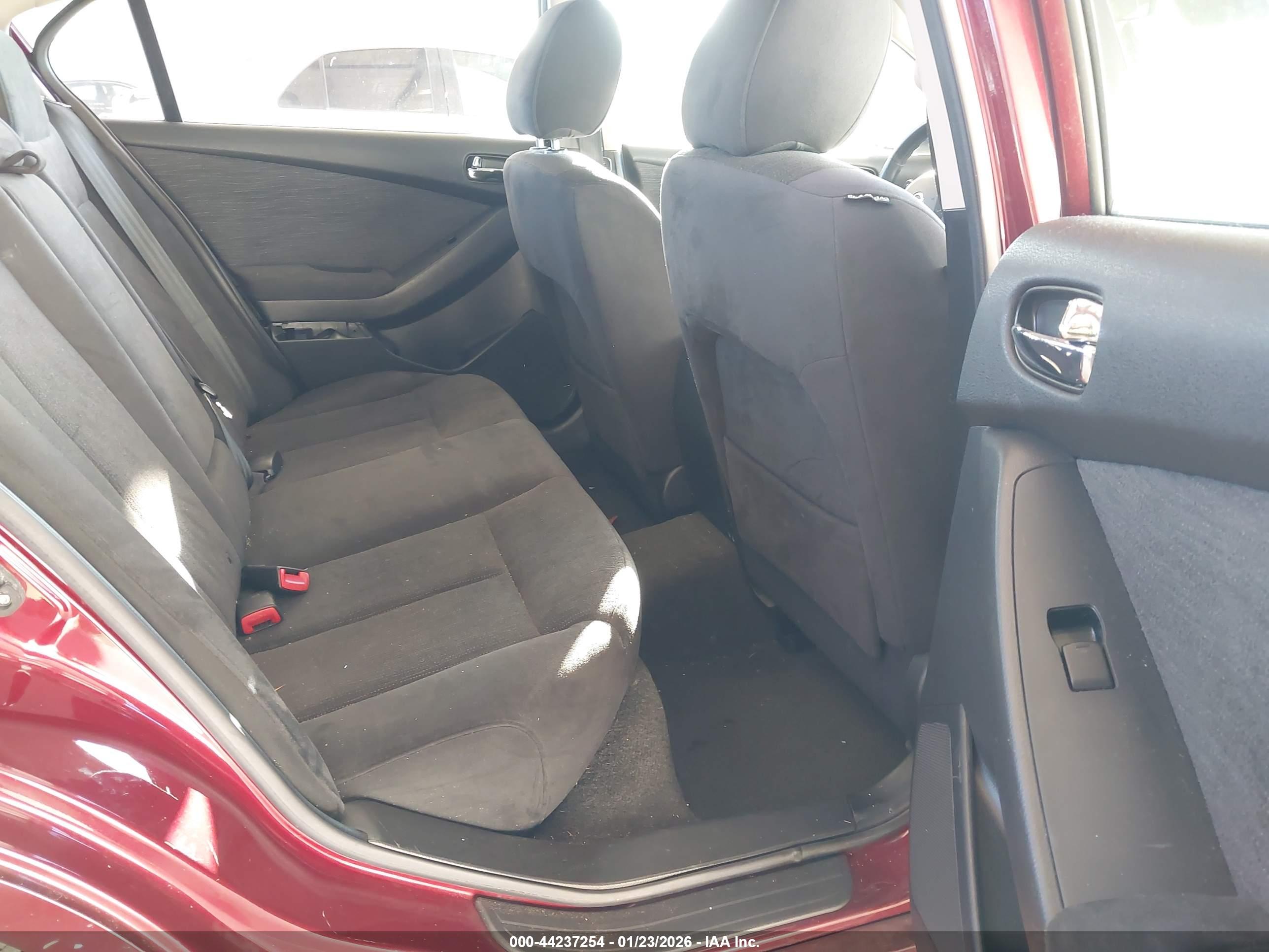 NISSAN ALTIMA image 8