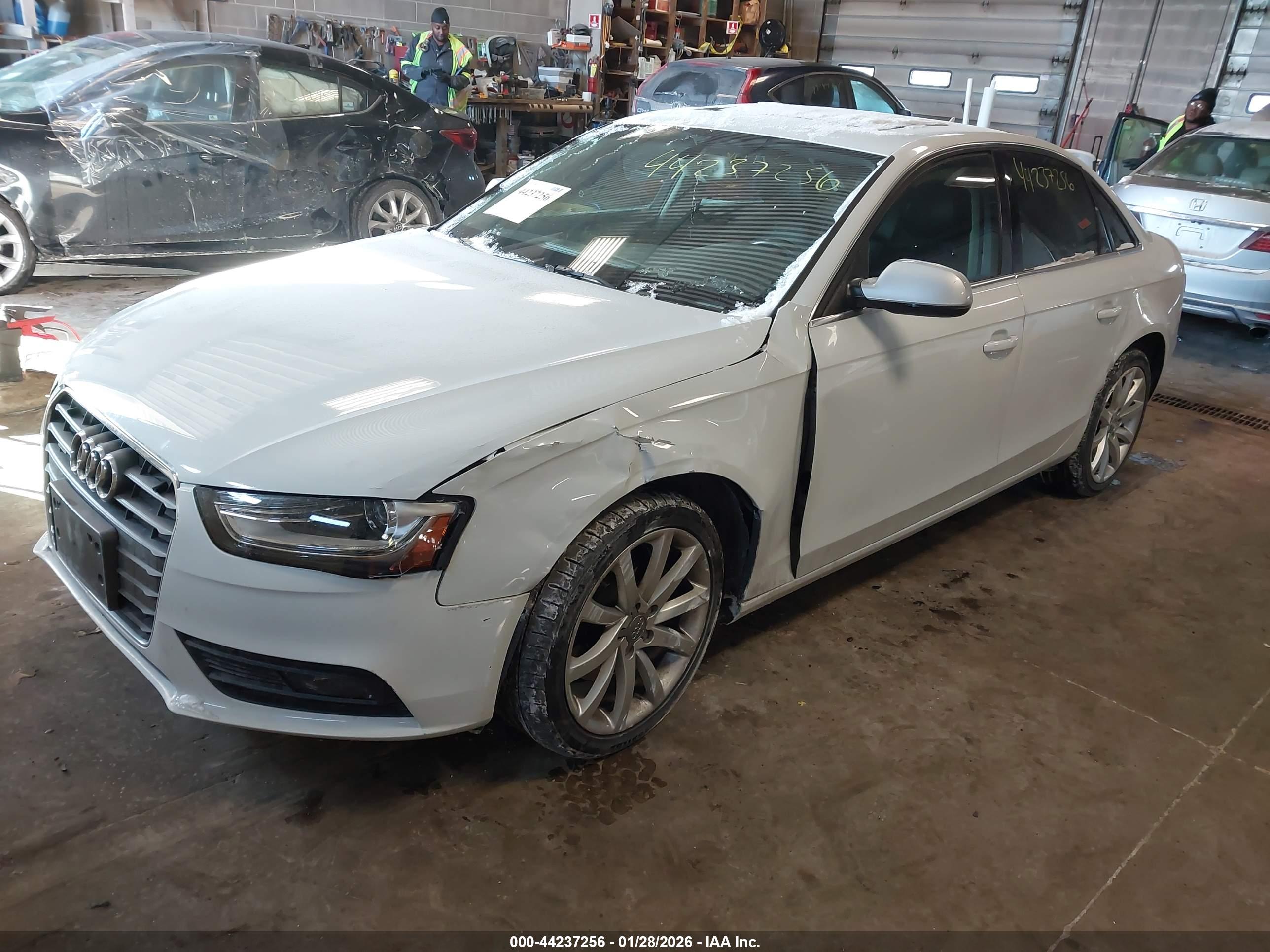 AUDI A4 image 2