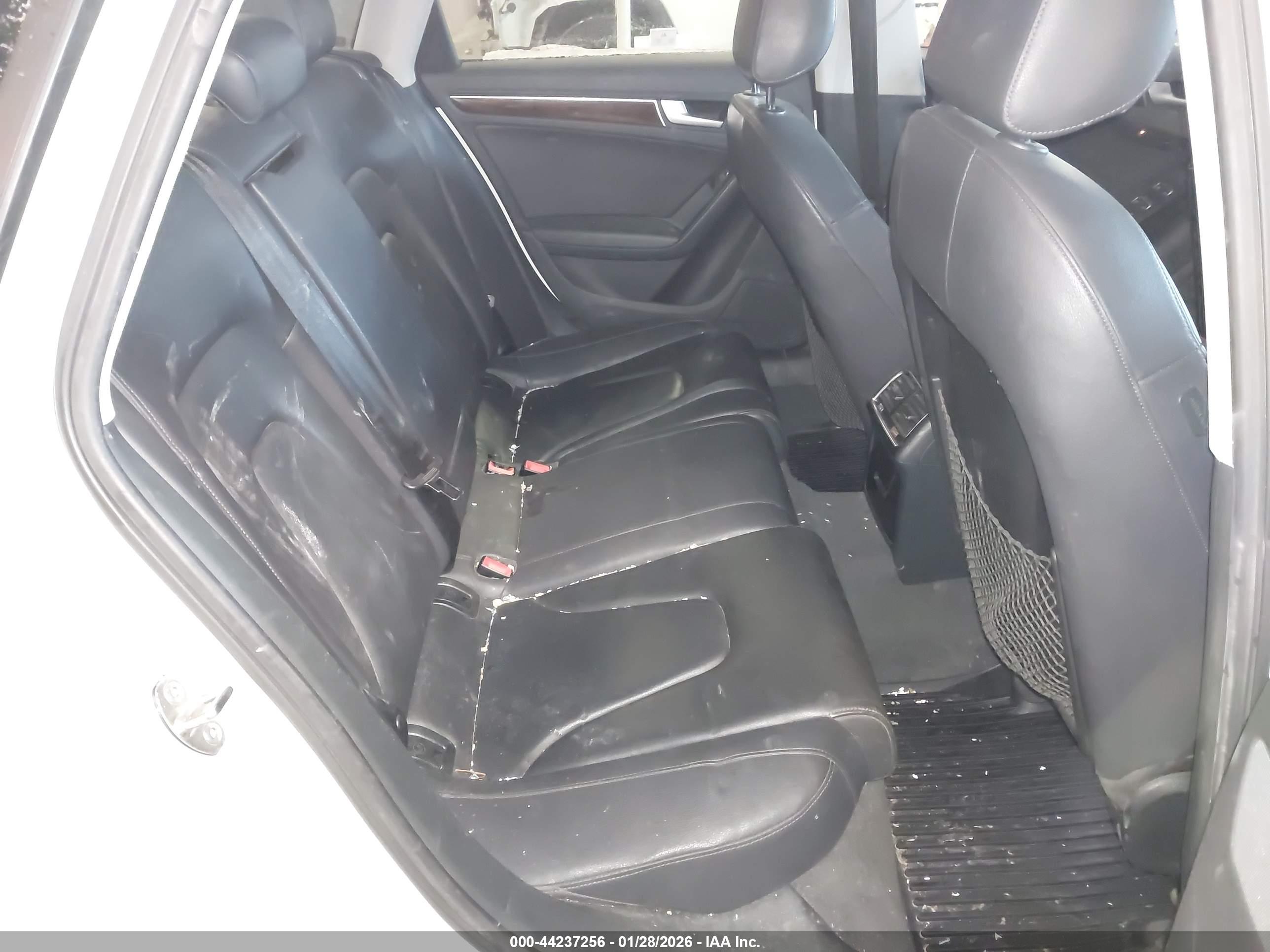 AUDI A4 image 8