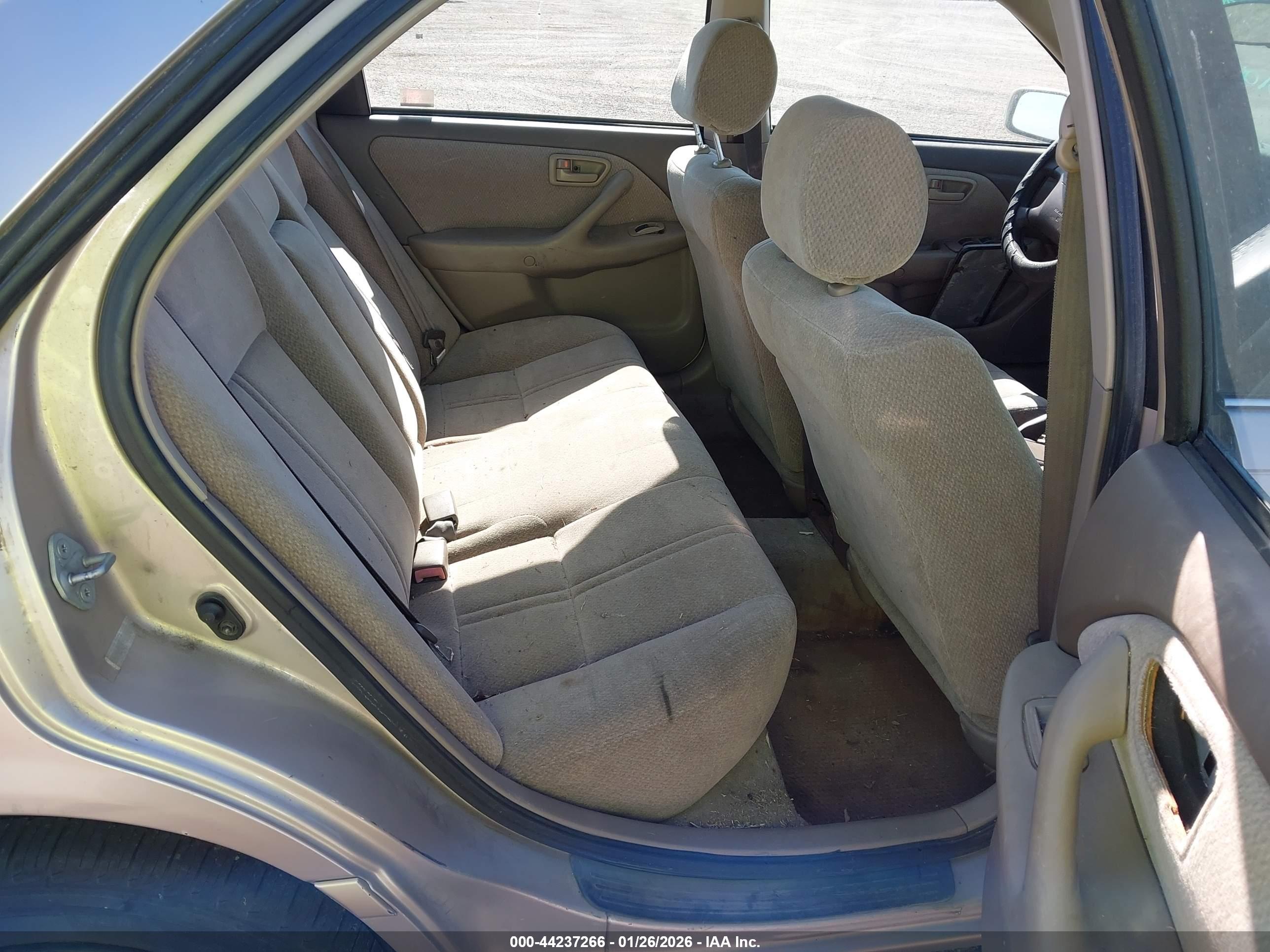 TOYOTA CAMRY image 8
