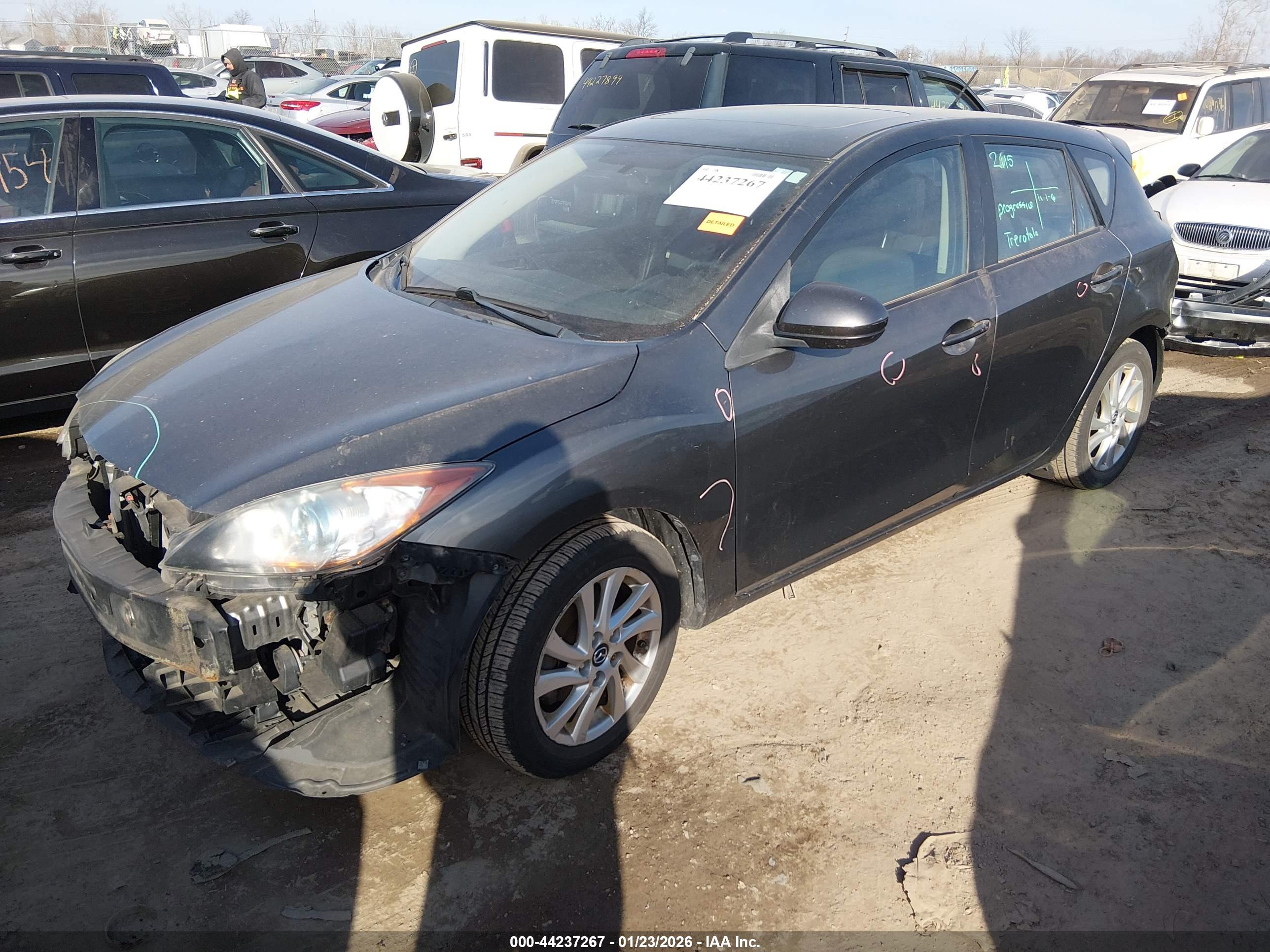MAZDA MAZDA3 image 2