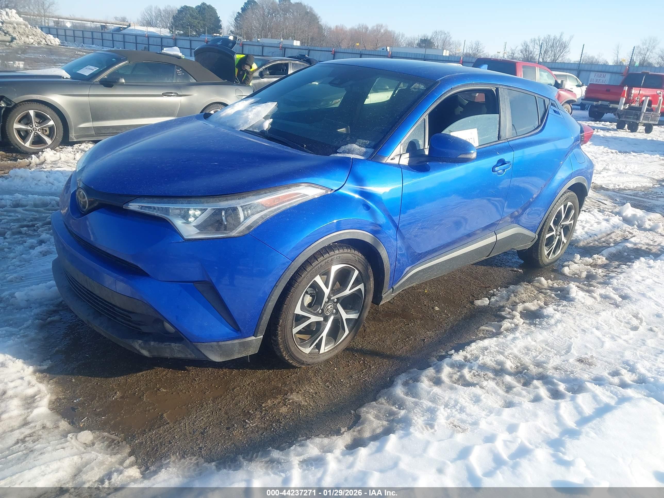 TOYOTA C-HR image 2