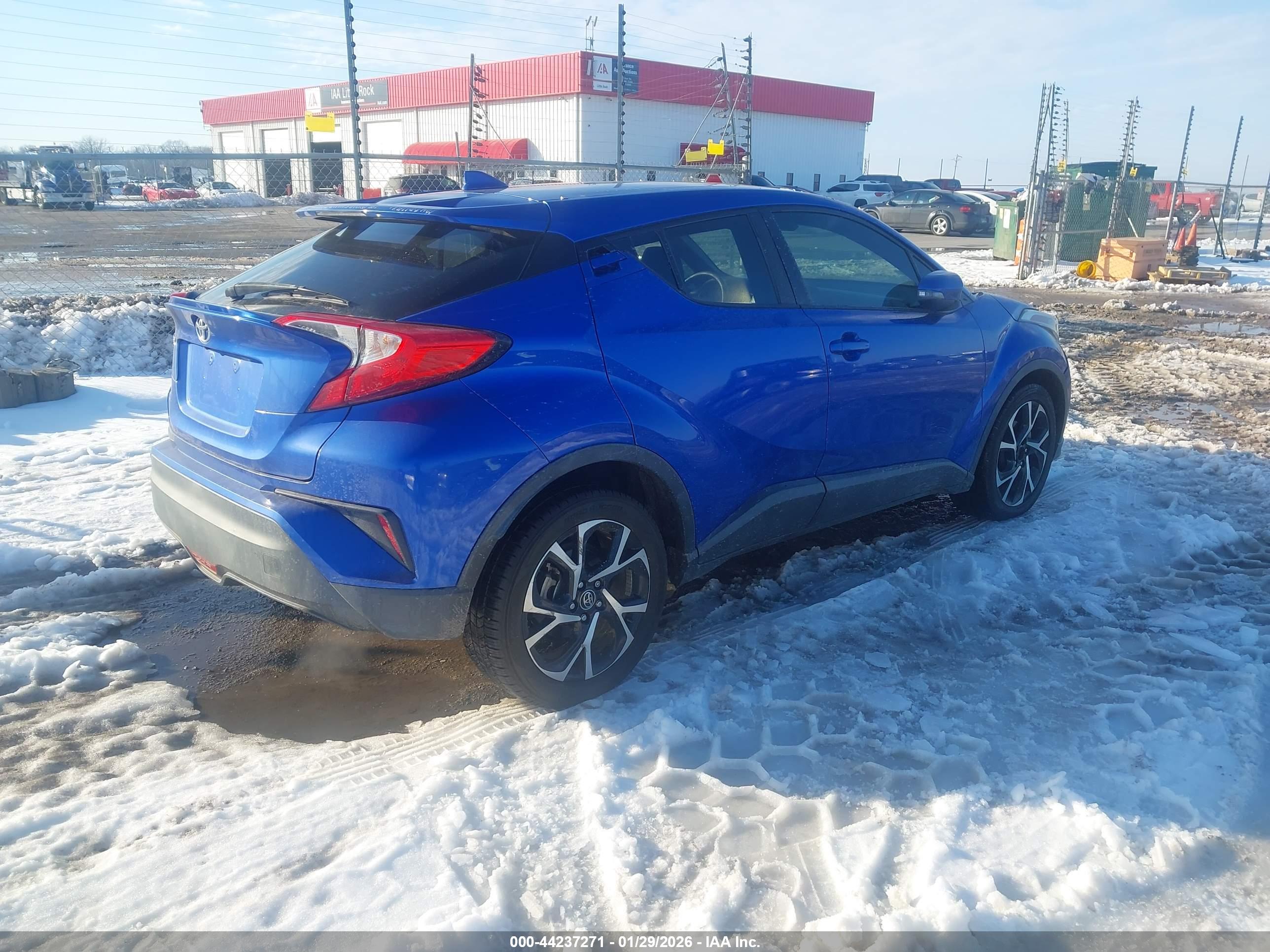 TOYOTA C-HR image 4