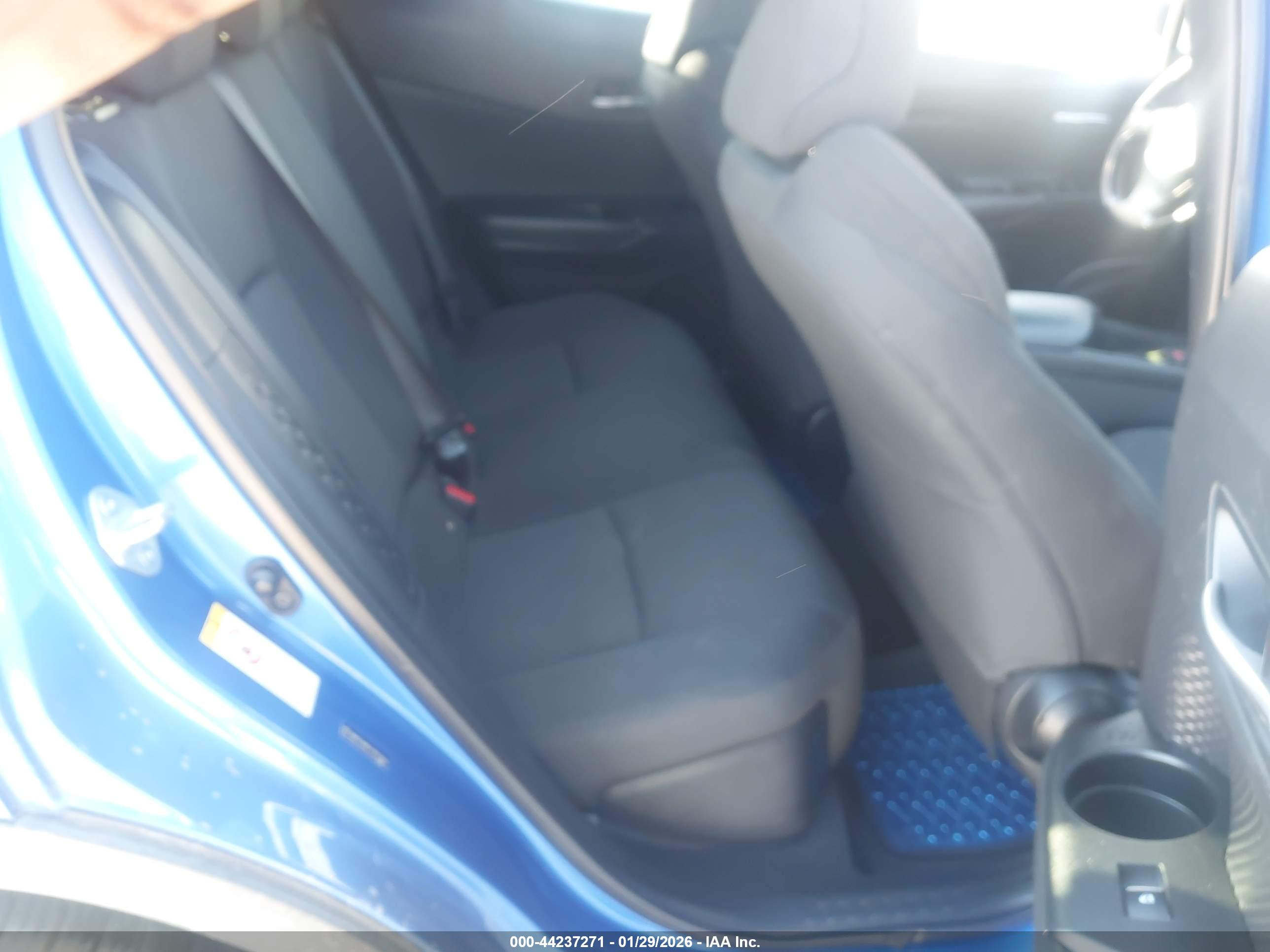 TOYOTA C-HR image 8