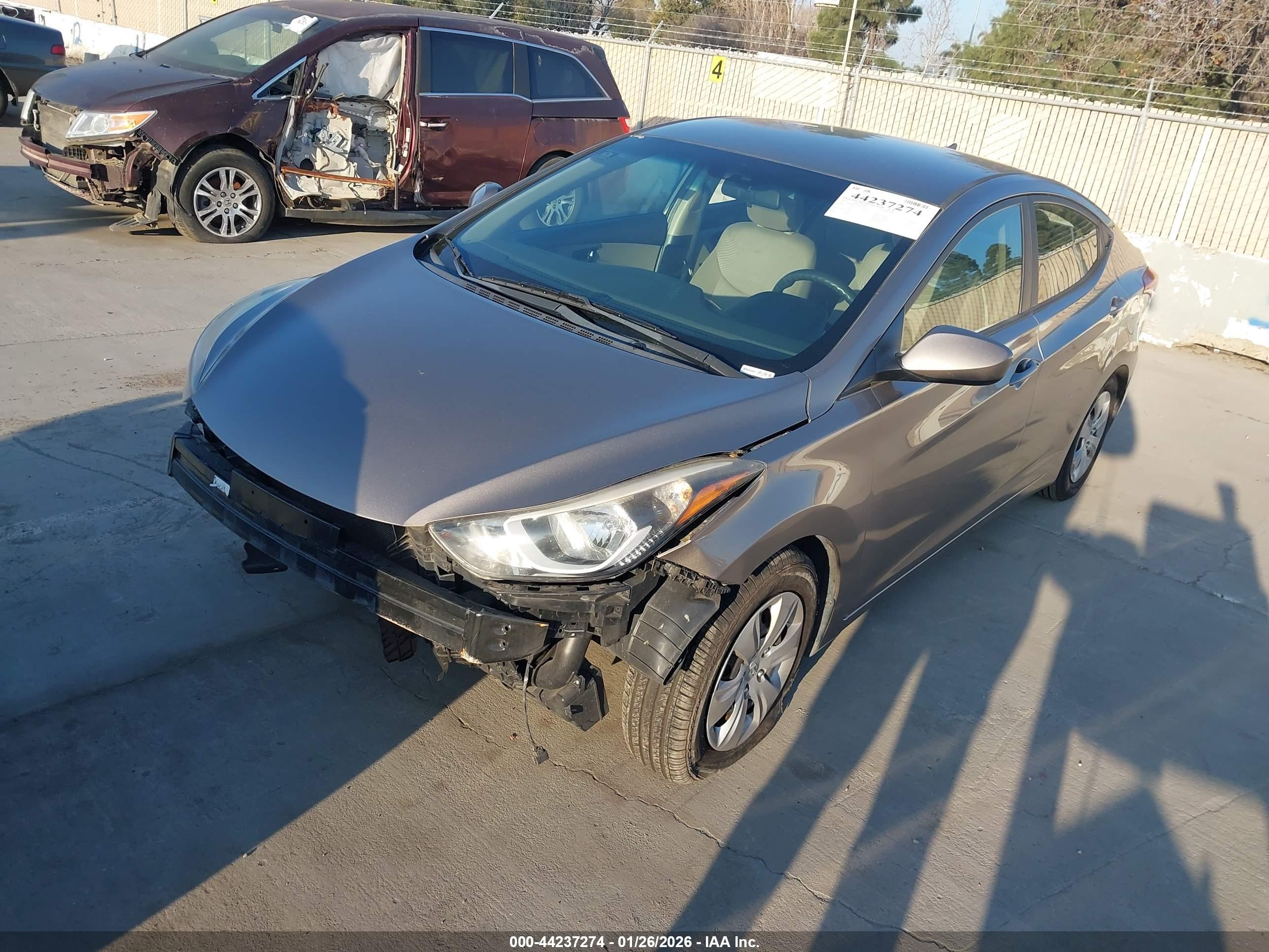 HYUNDAI ELANTRA image 2