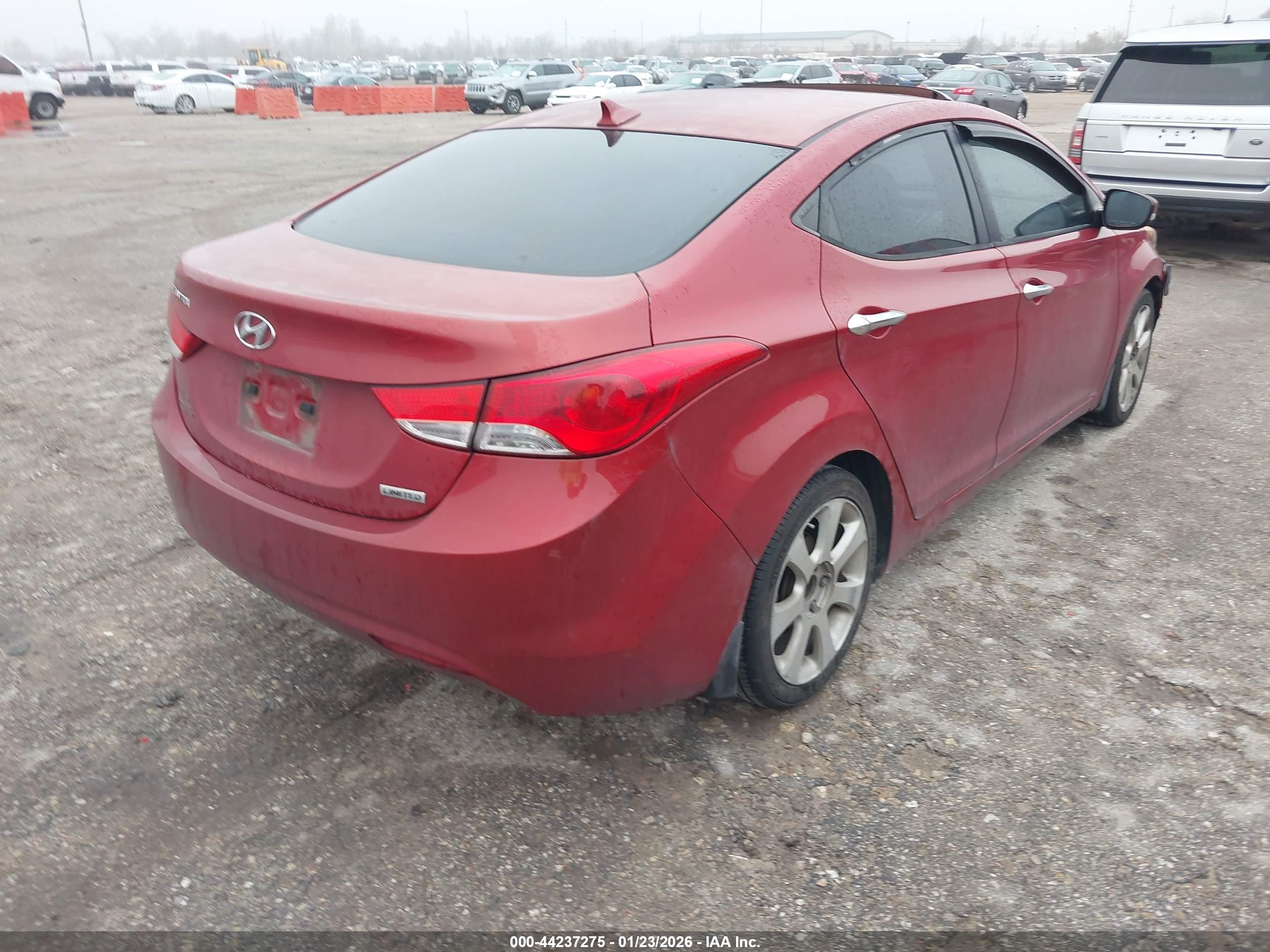 HYUNDAI ELANTRA image 4