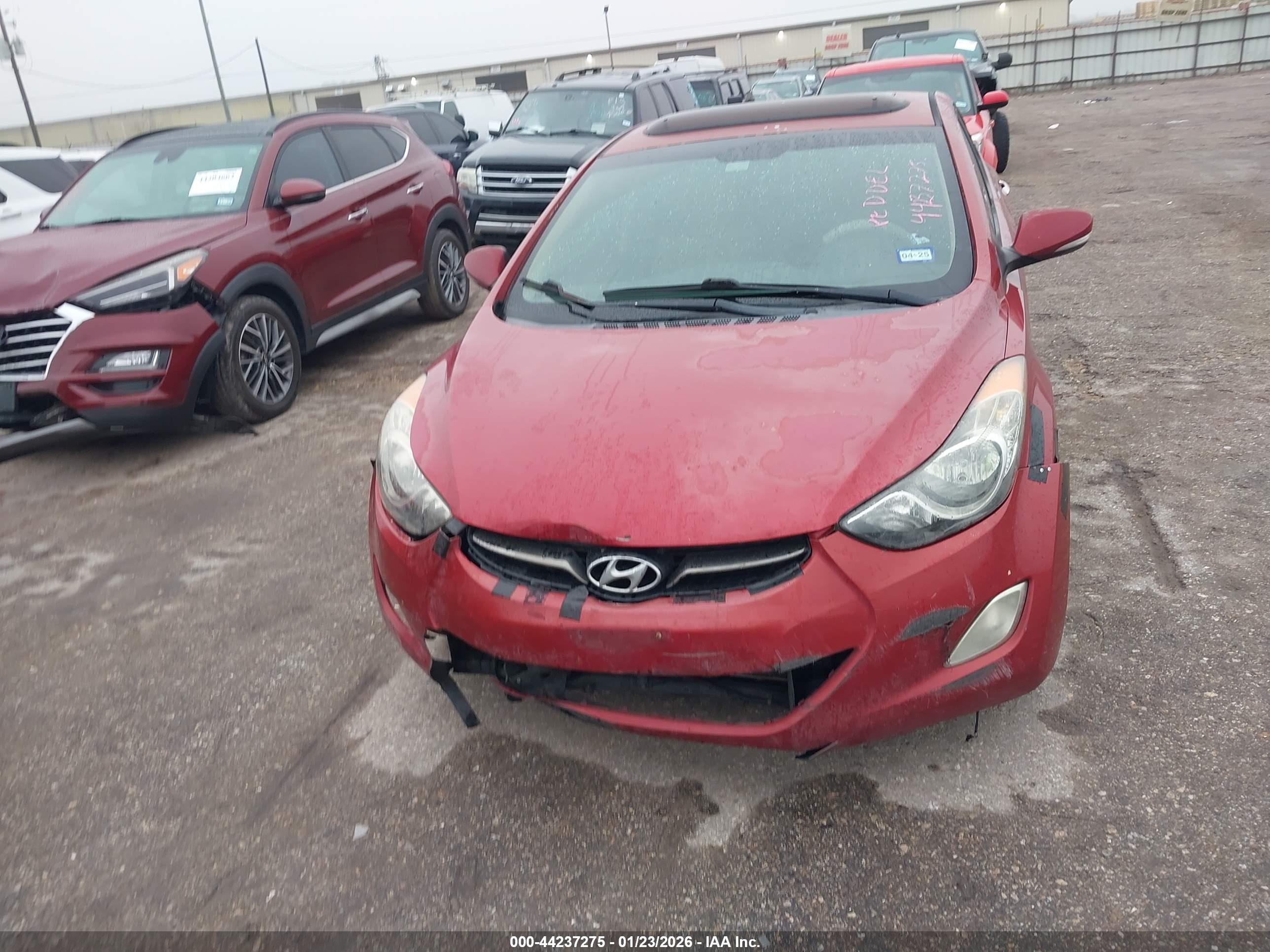 HYUNDAI ELANTRA image 6