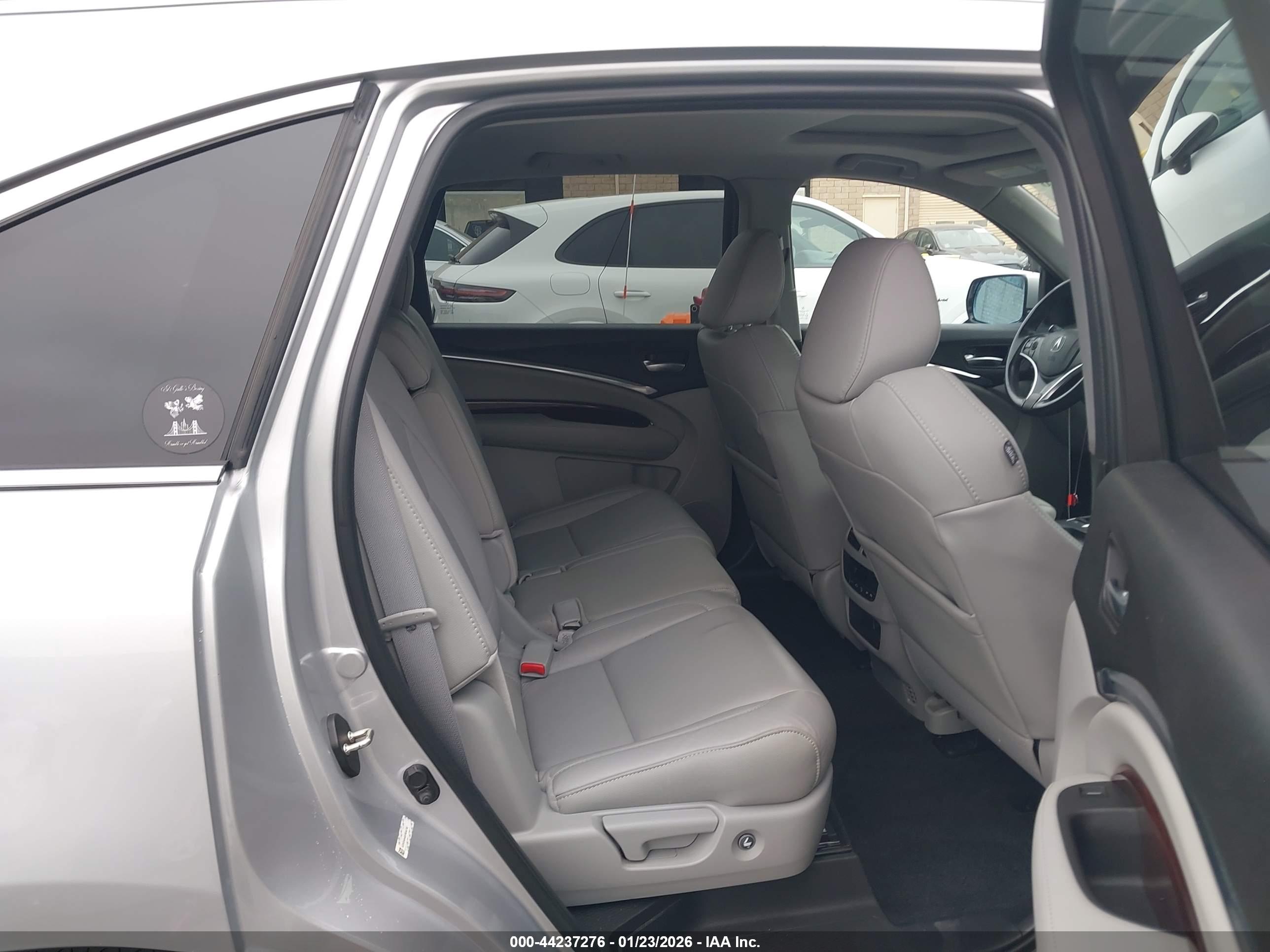 ACURA MDX image 8