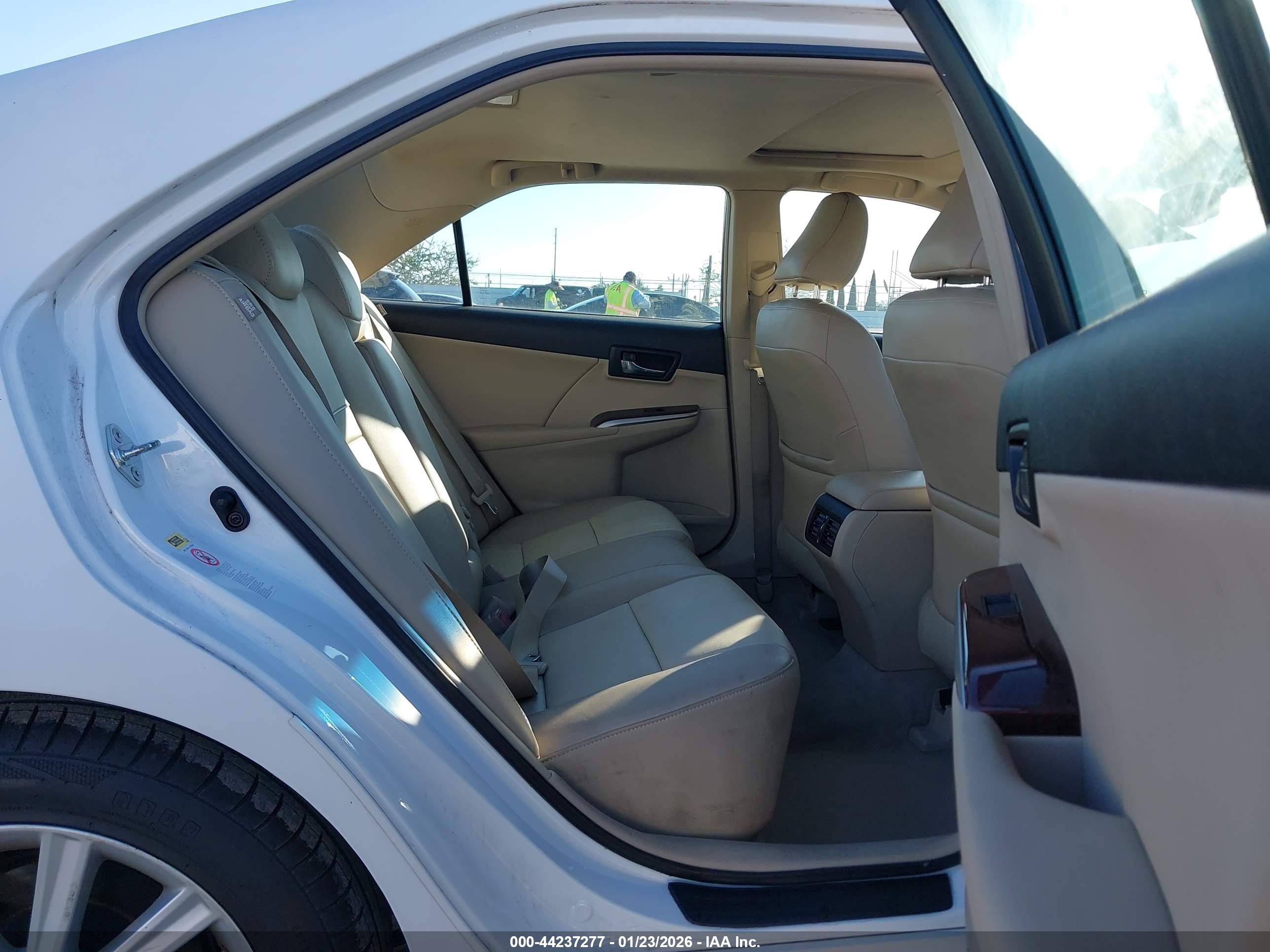 TOYOTA CAMRY image 8