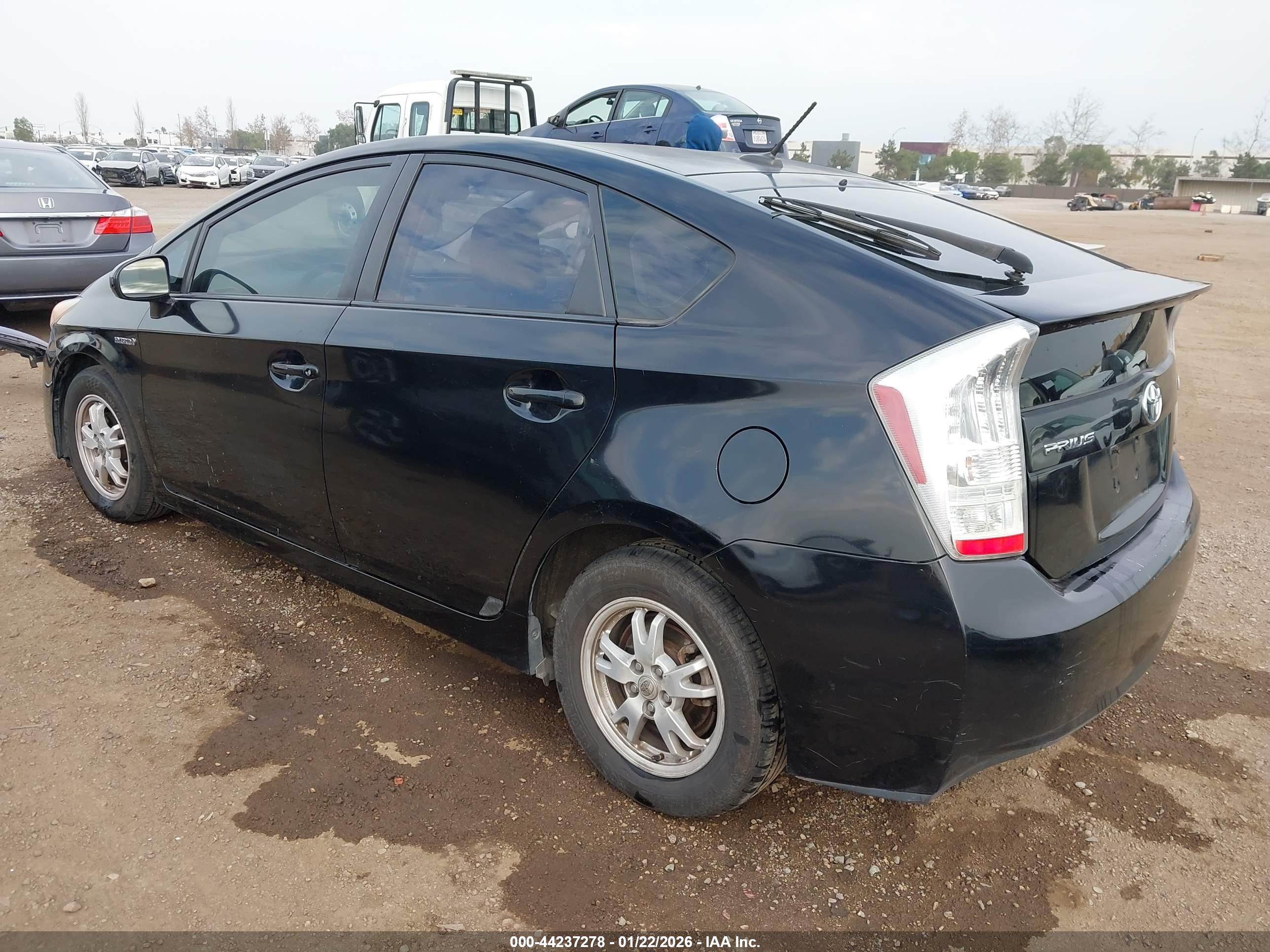 TOYOTA PRIUS image 3