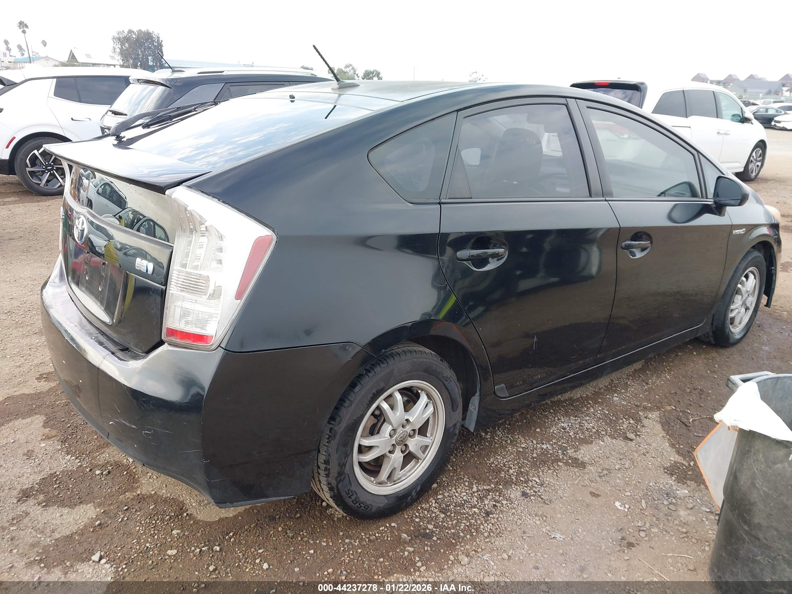 TOYOTA PRIUS image 4