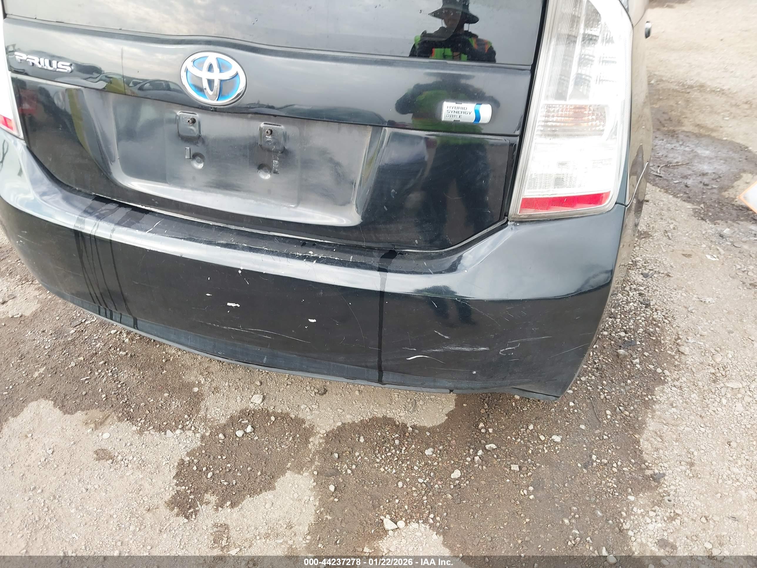 TOYOTA PRIUS image 6