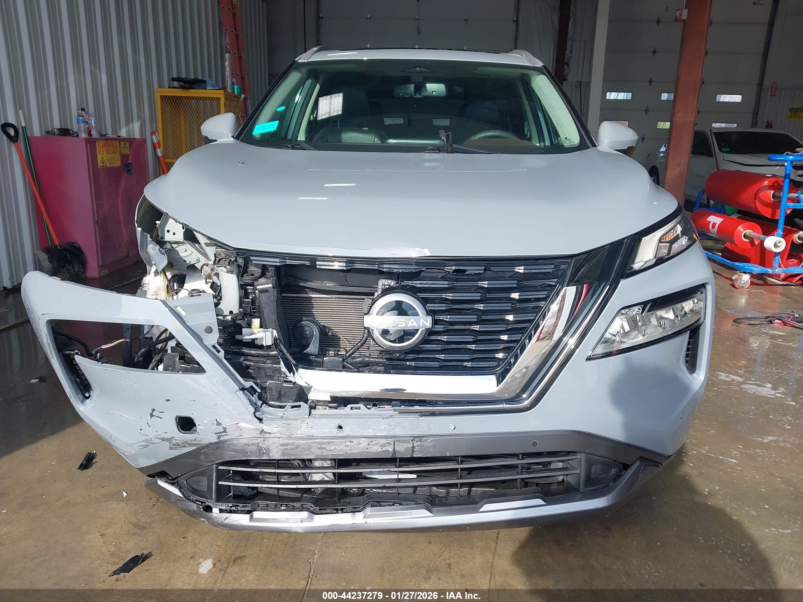 NISSAN ROGUE image 6