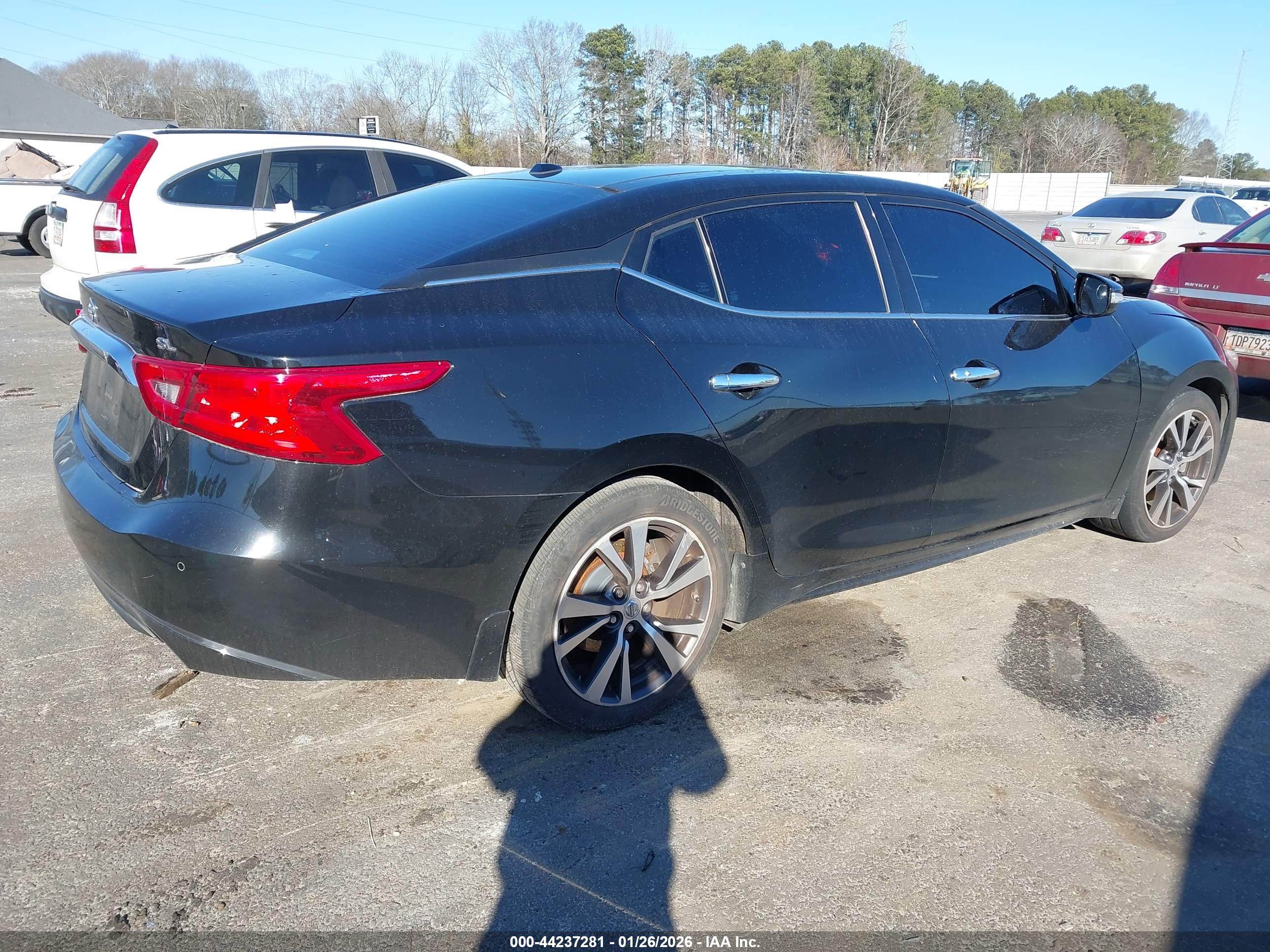 NISSAN MAXIMA image 4
