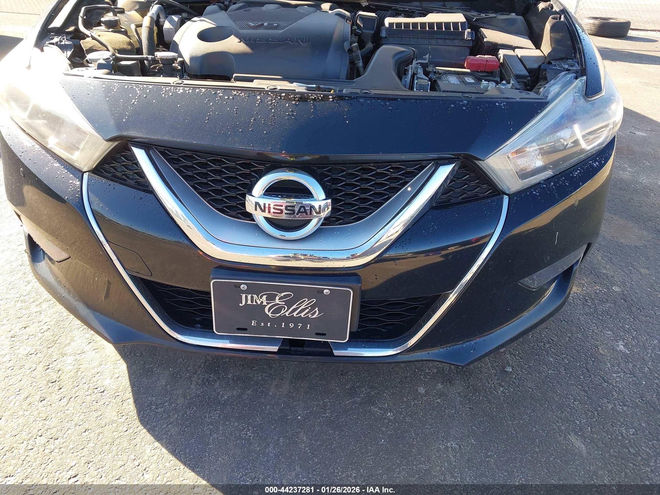 NISSAN MAXIMA image 6