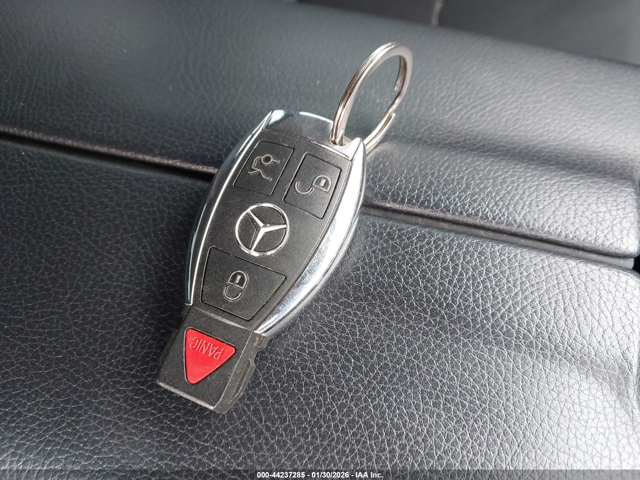 MERCEDES-BENZ E image 11