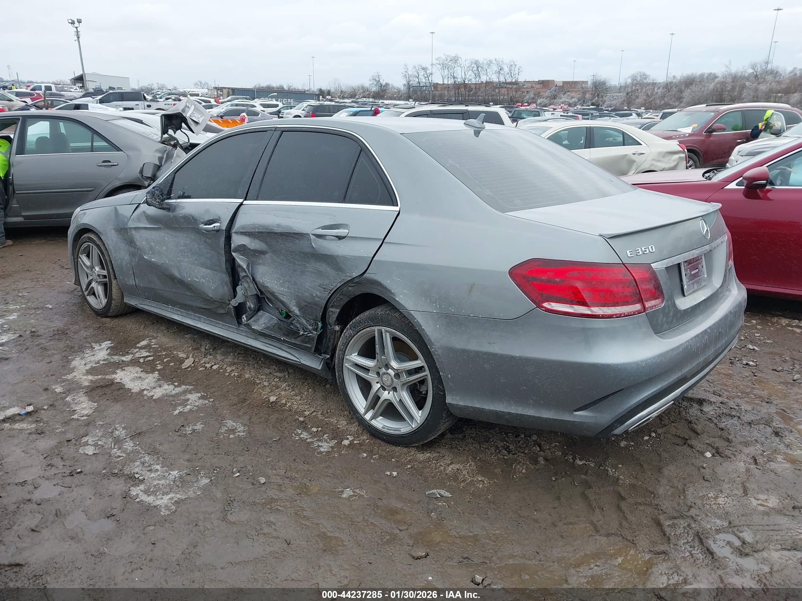 MERCEDES-BENZ E image 3
