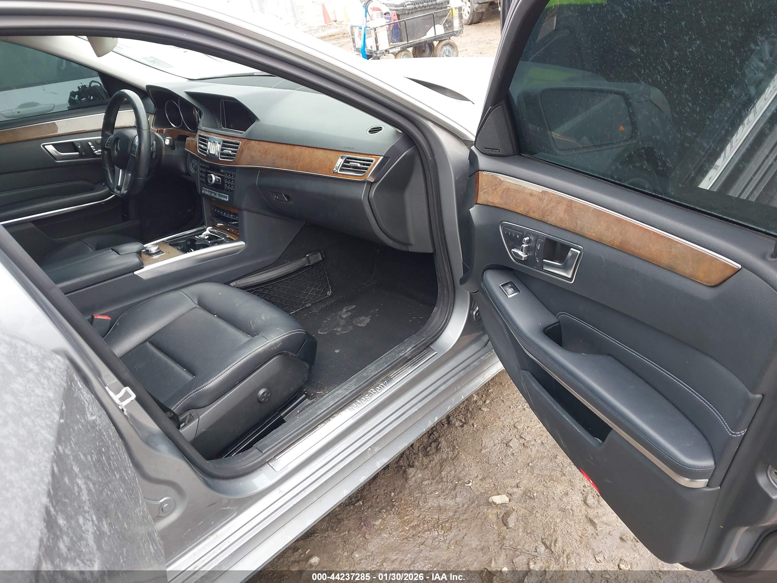 MERCEDES-BENZ E image 5
