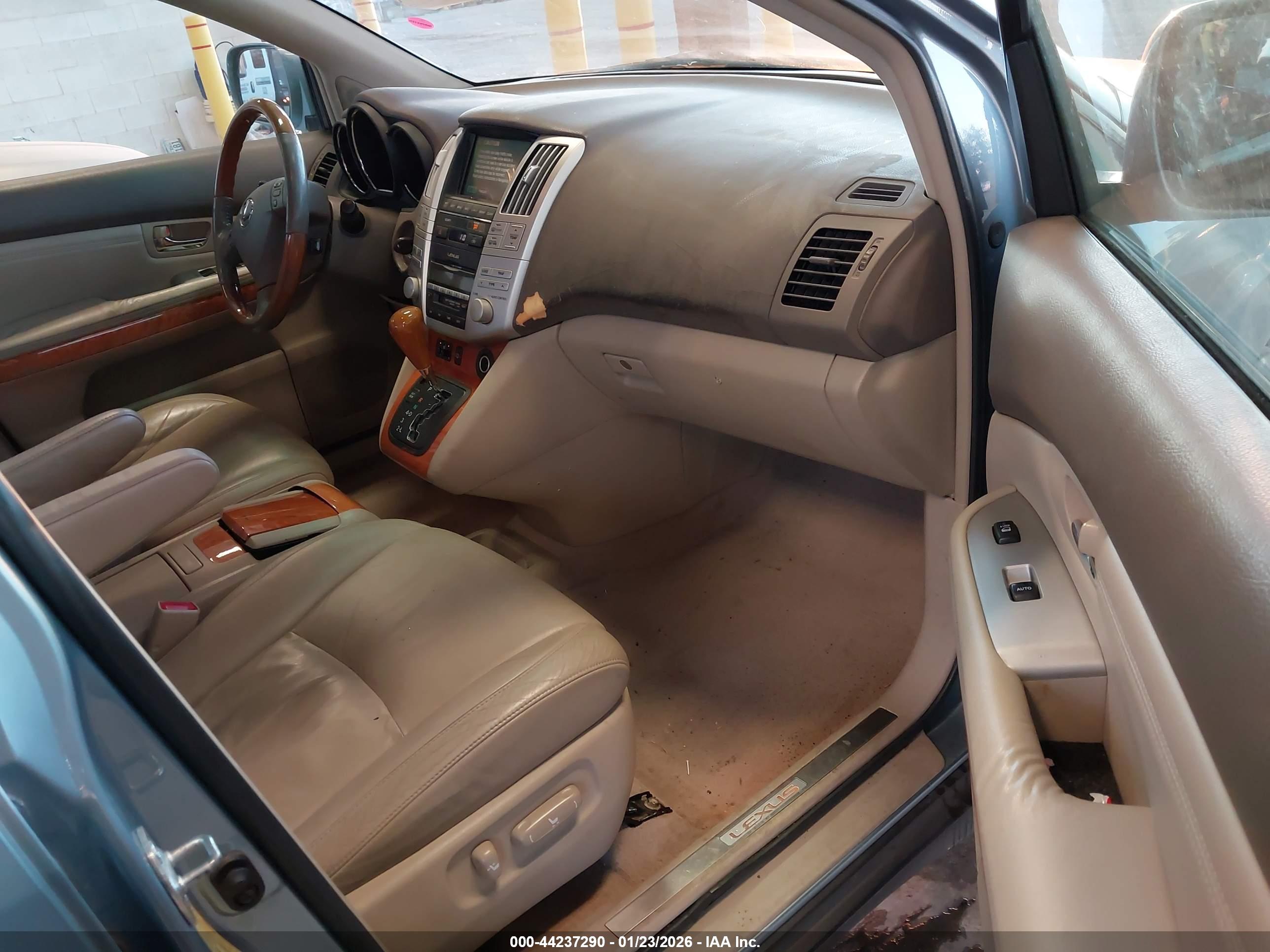 LEXUS RX image 5