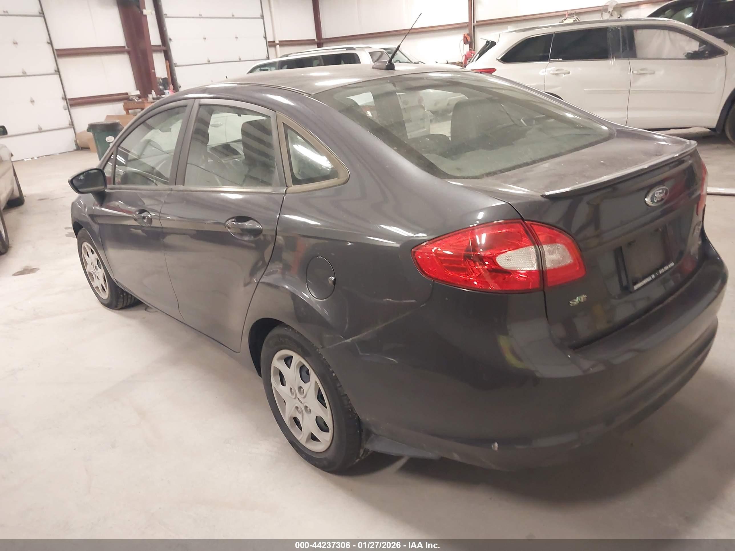 FORD FIESTA image 3