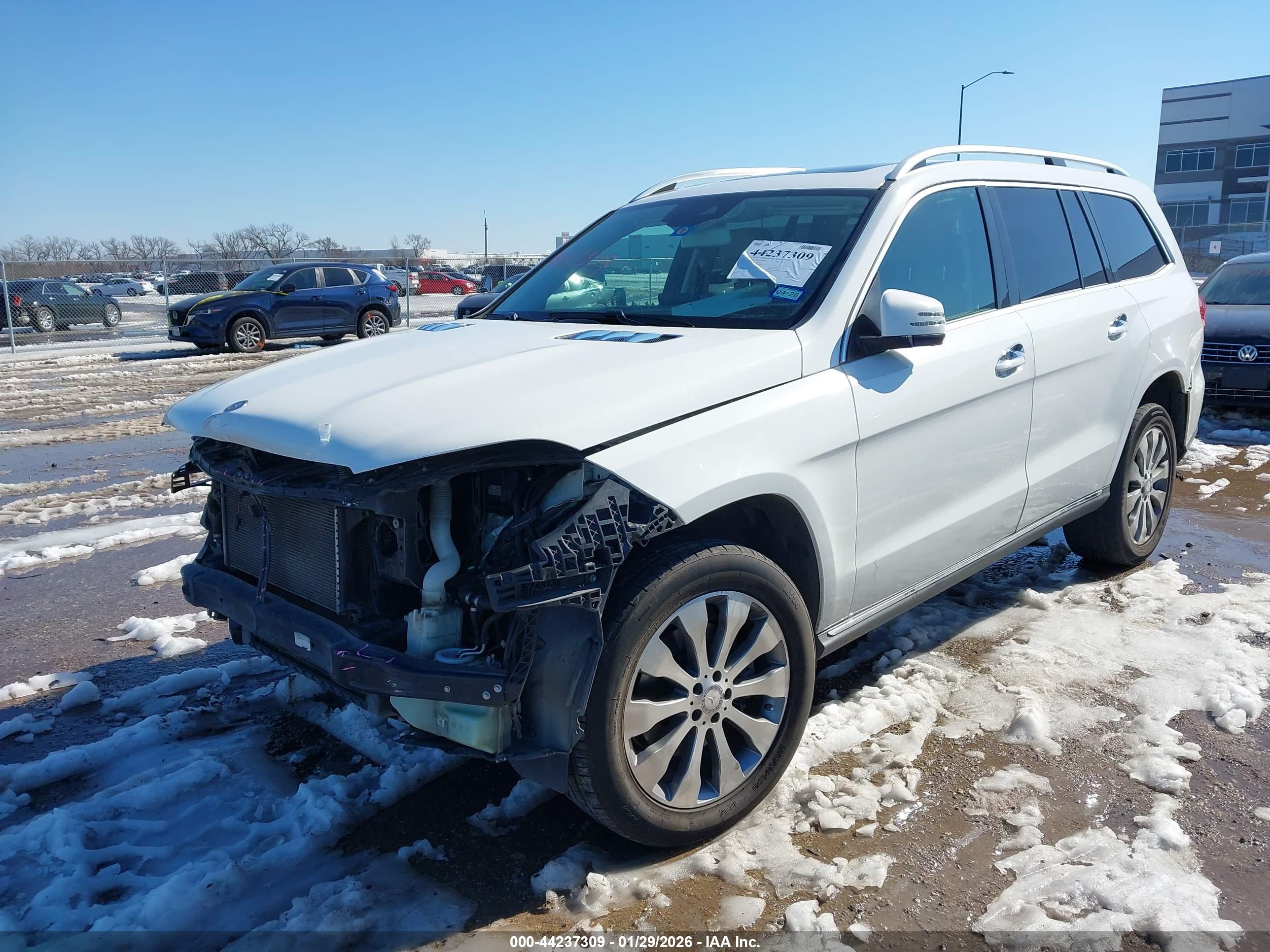 MERCEDES-BENZ GLS image 2