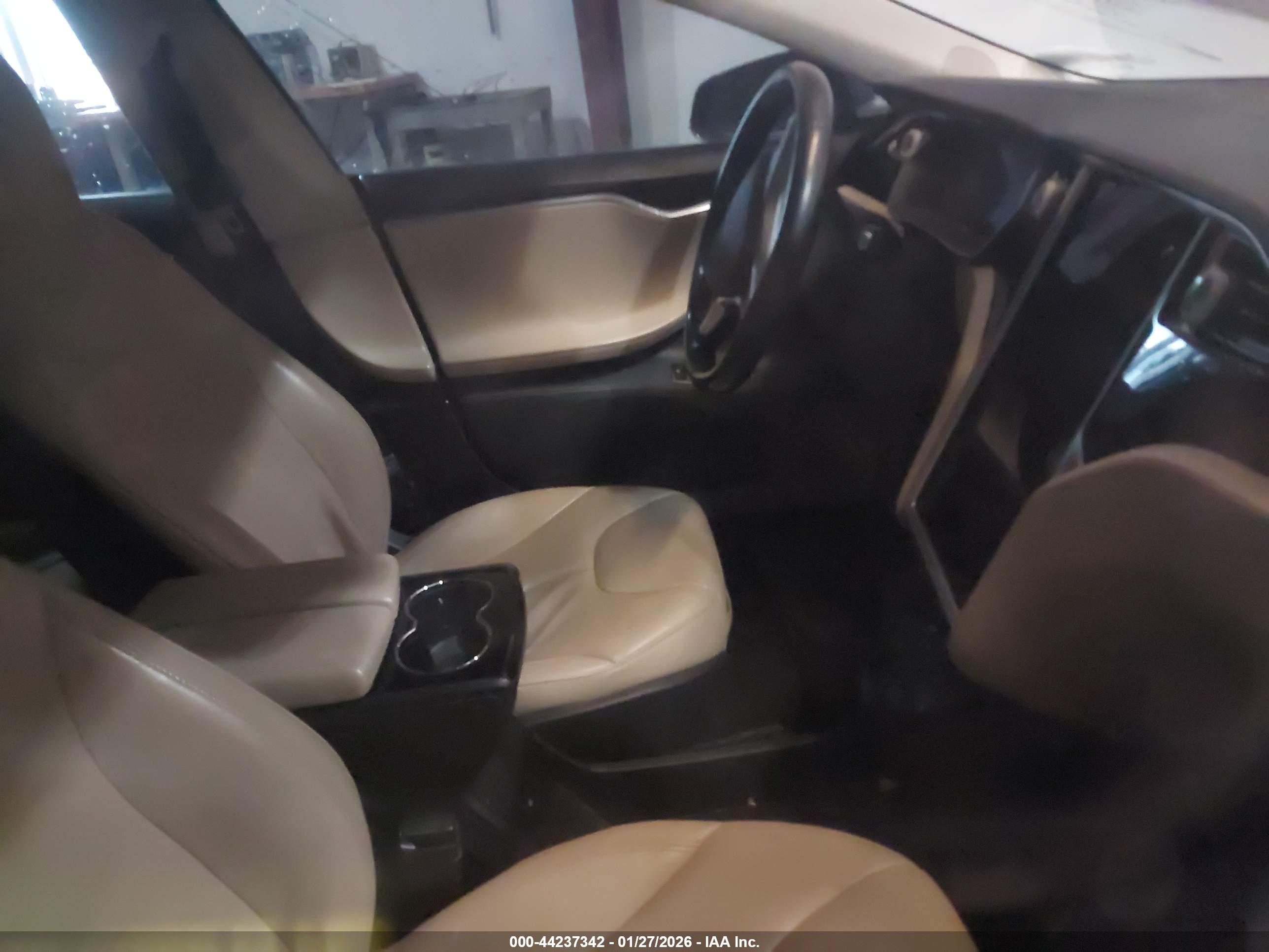TESLA MODEL image 5