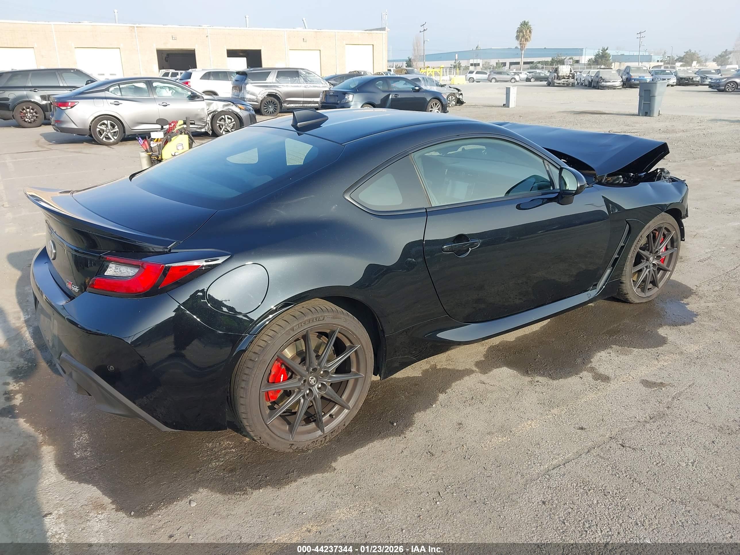 TOYOTA GR86 image 4