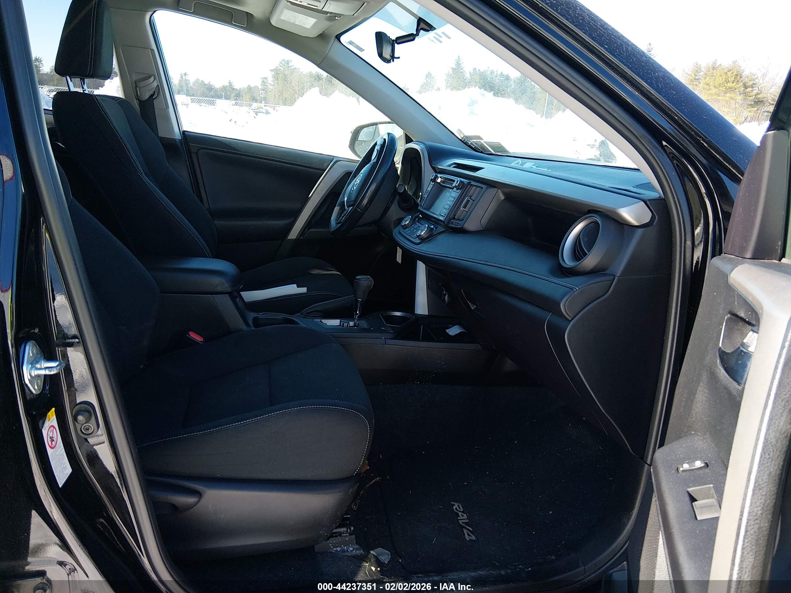 TOYOTA RAV4 image 5