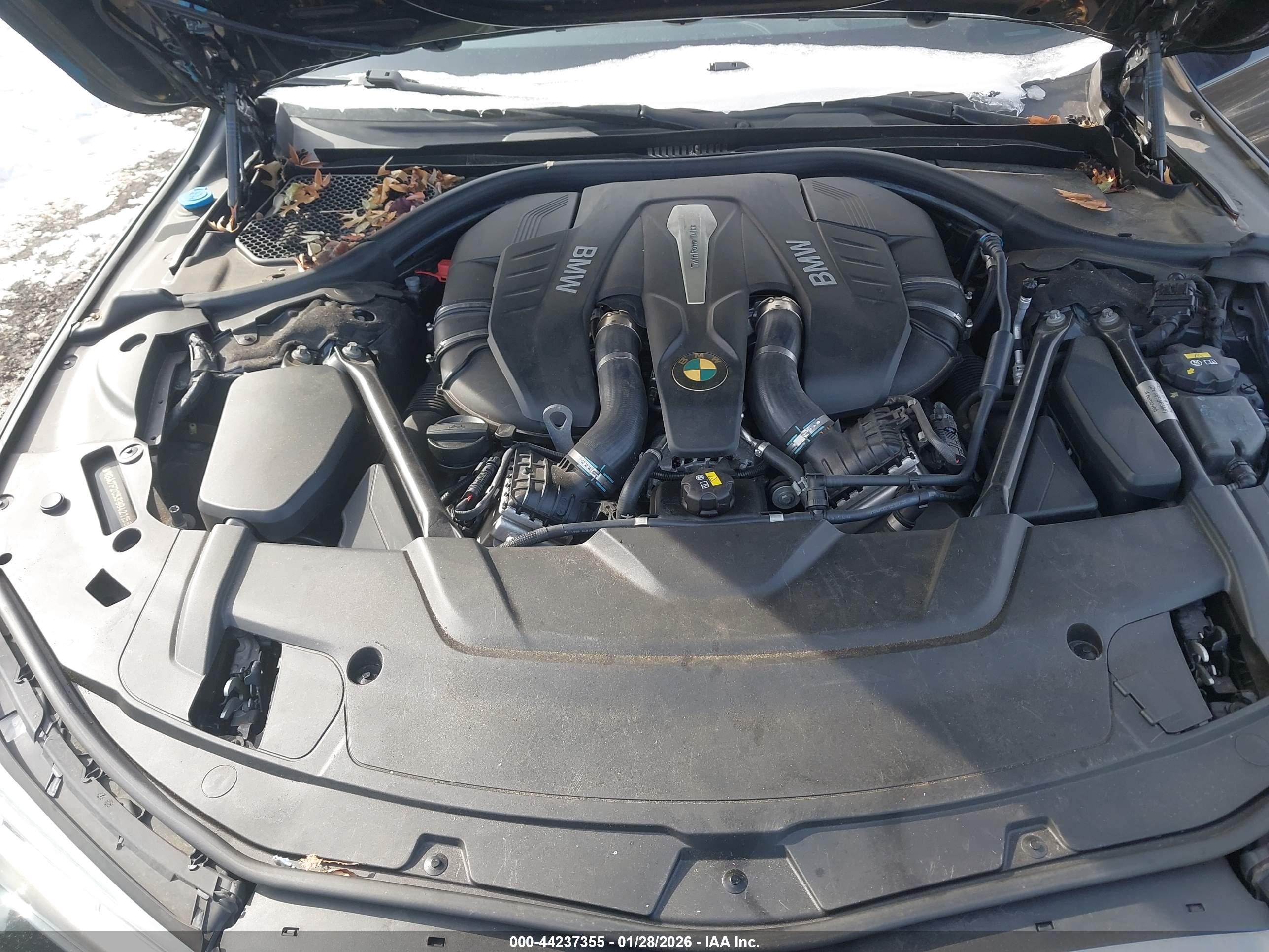 BMW 750I image 10