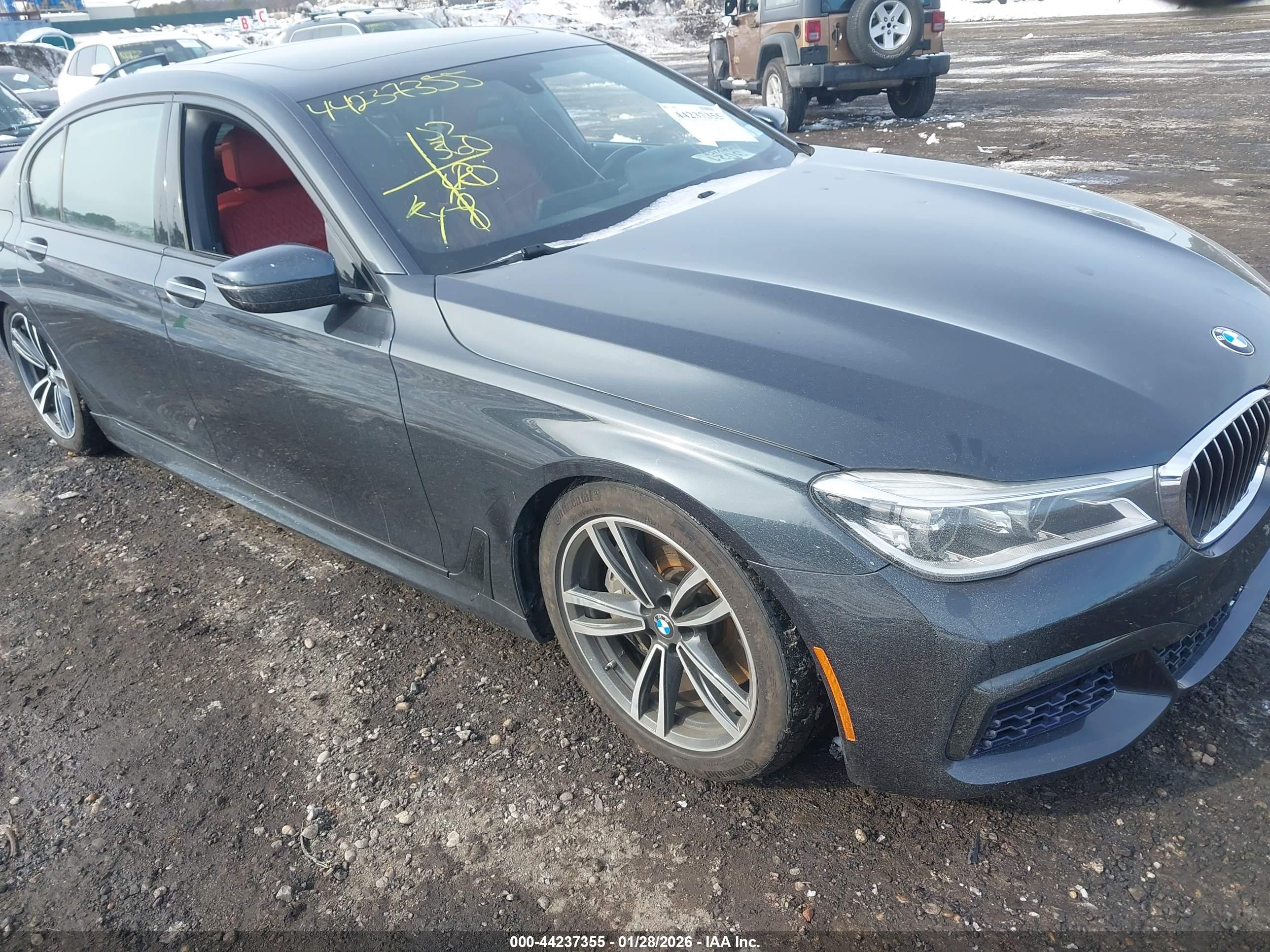 BMW 750I image 6