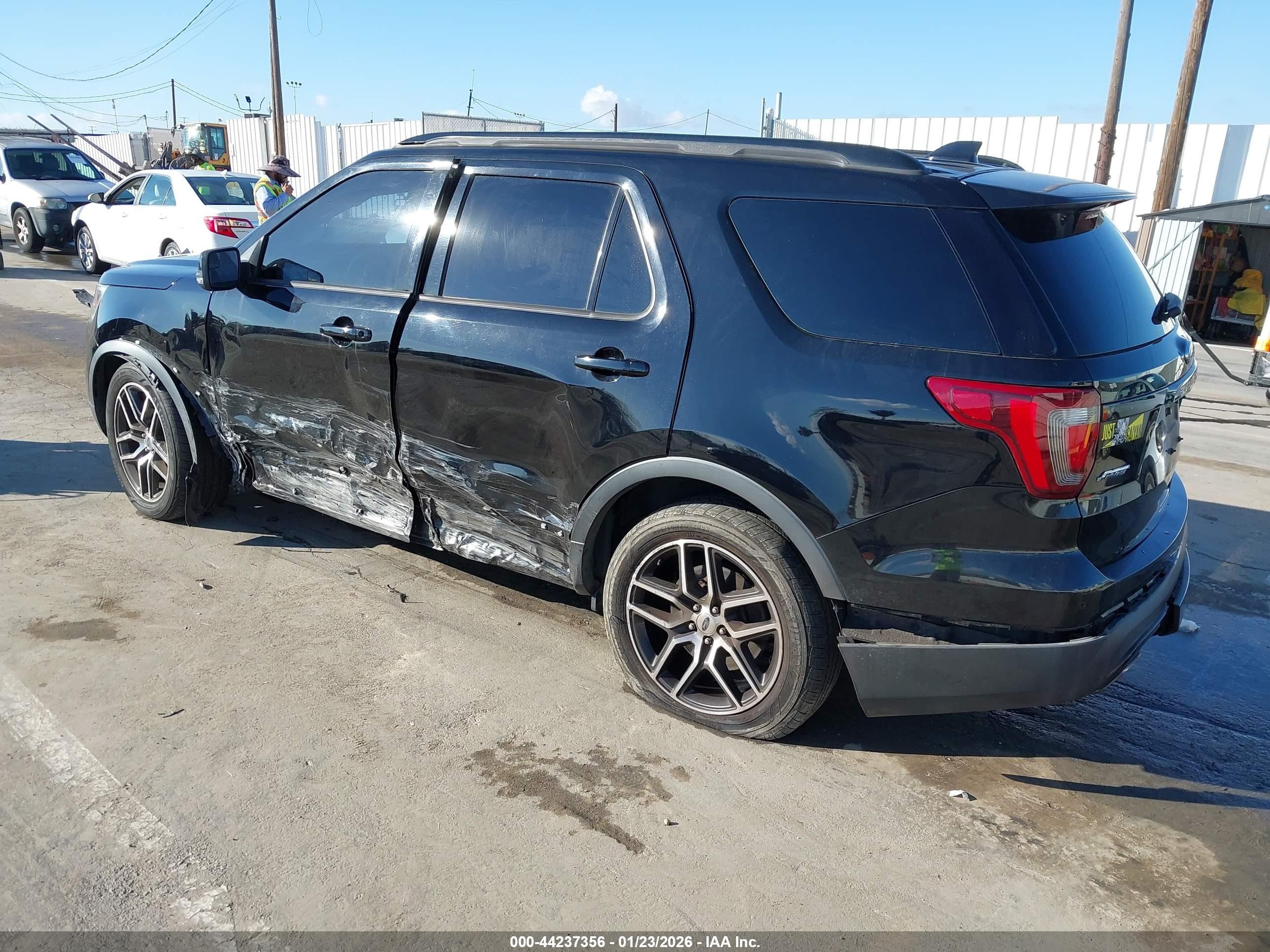 FORD EXPLORER image 3
