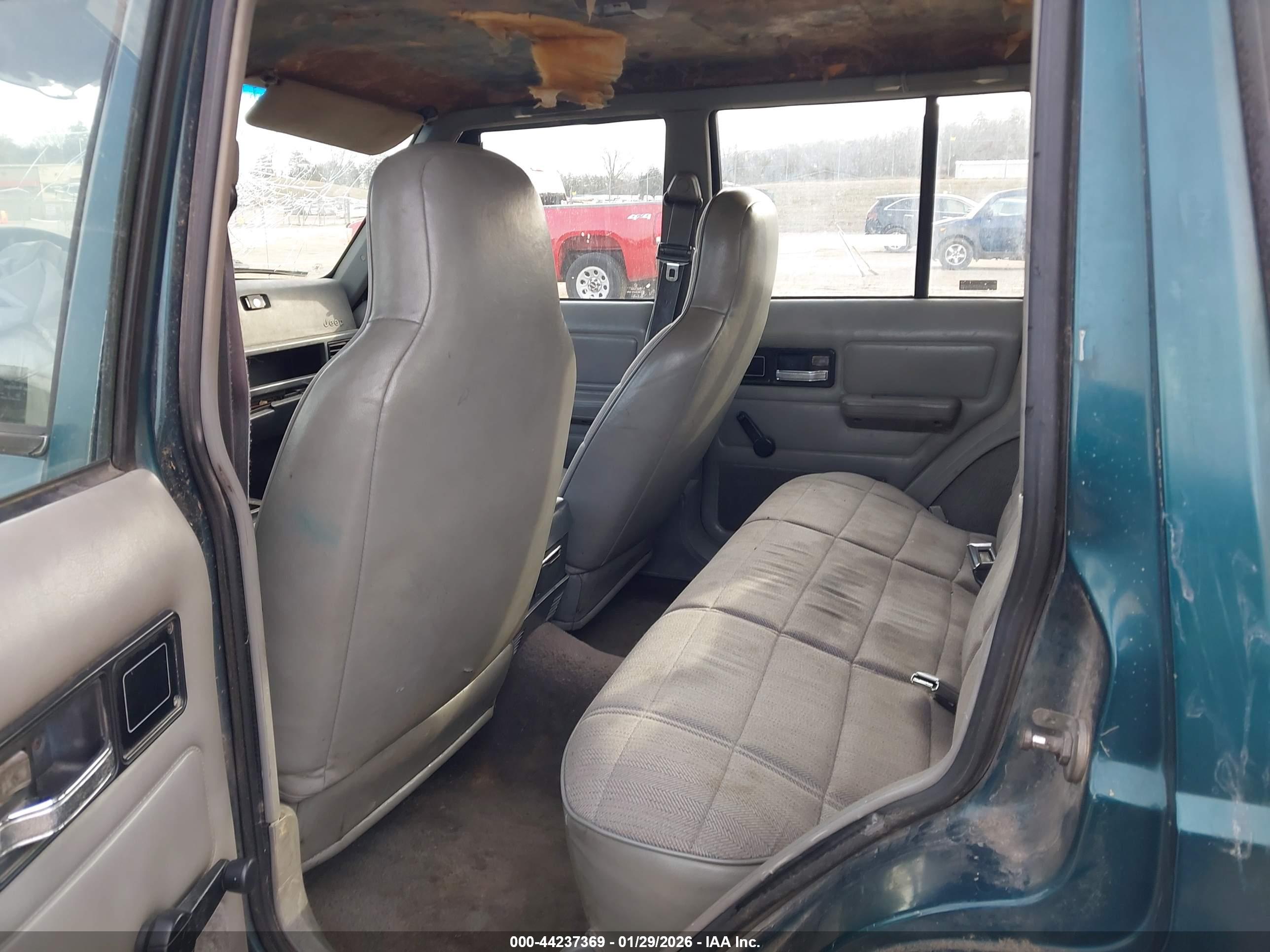 JEEP CHEROKEE image 8