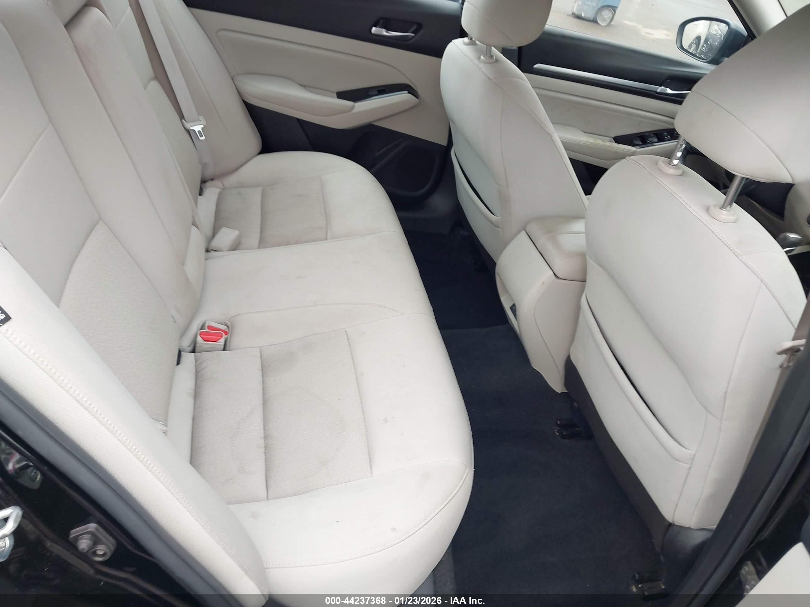 NISSAN ALTIMA image 8
