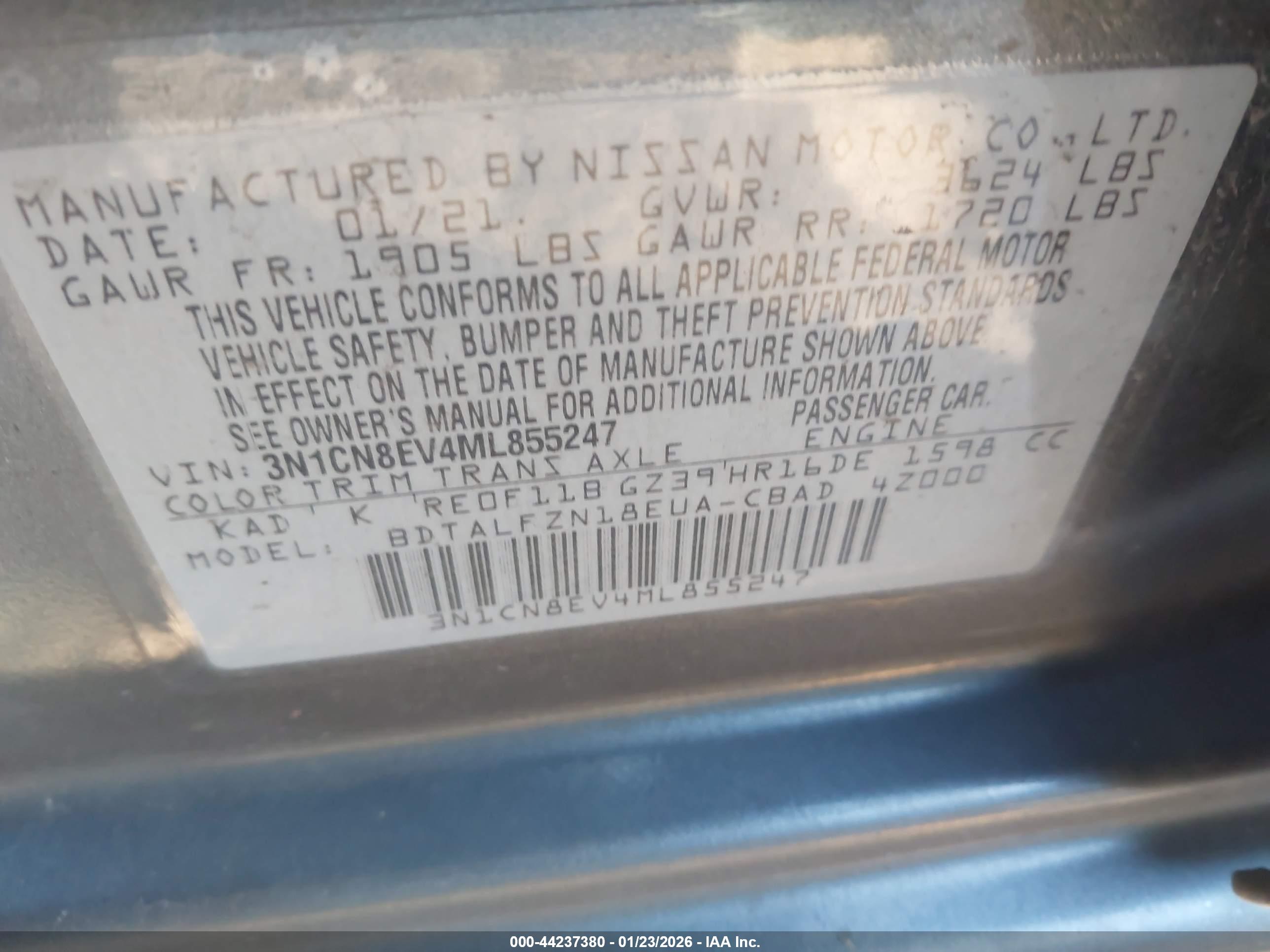 NISSAN VERSA image 9