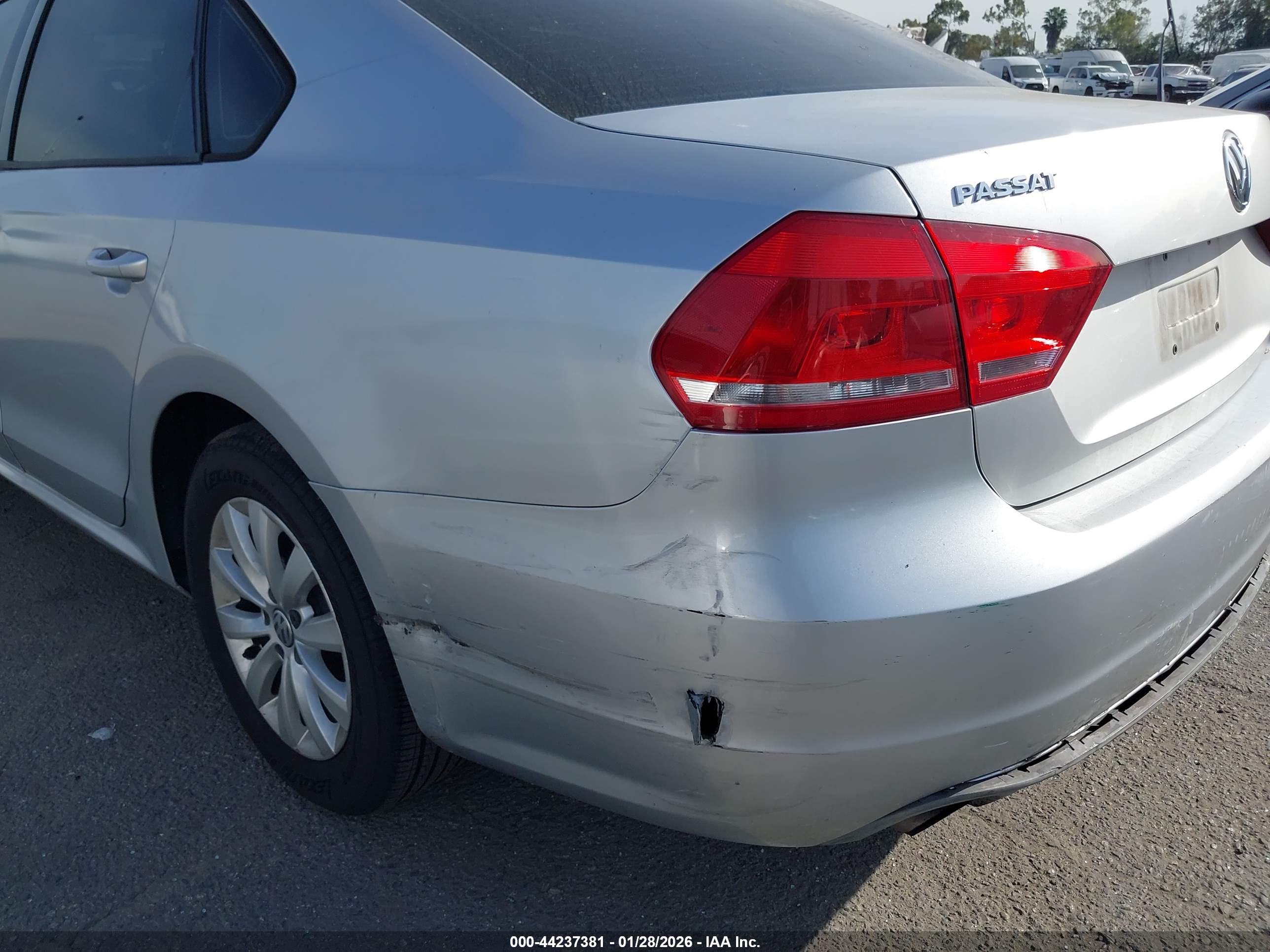 VOLKSWAGEN PASSAT image 6