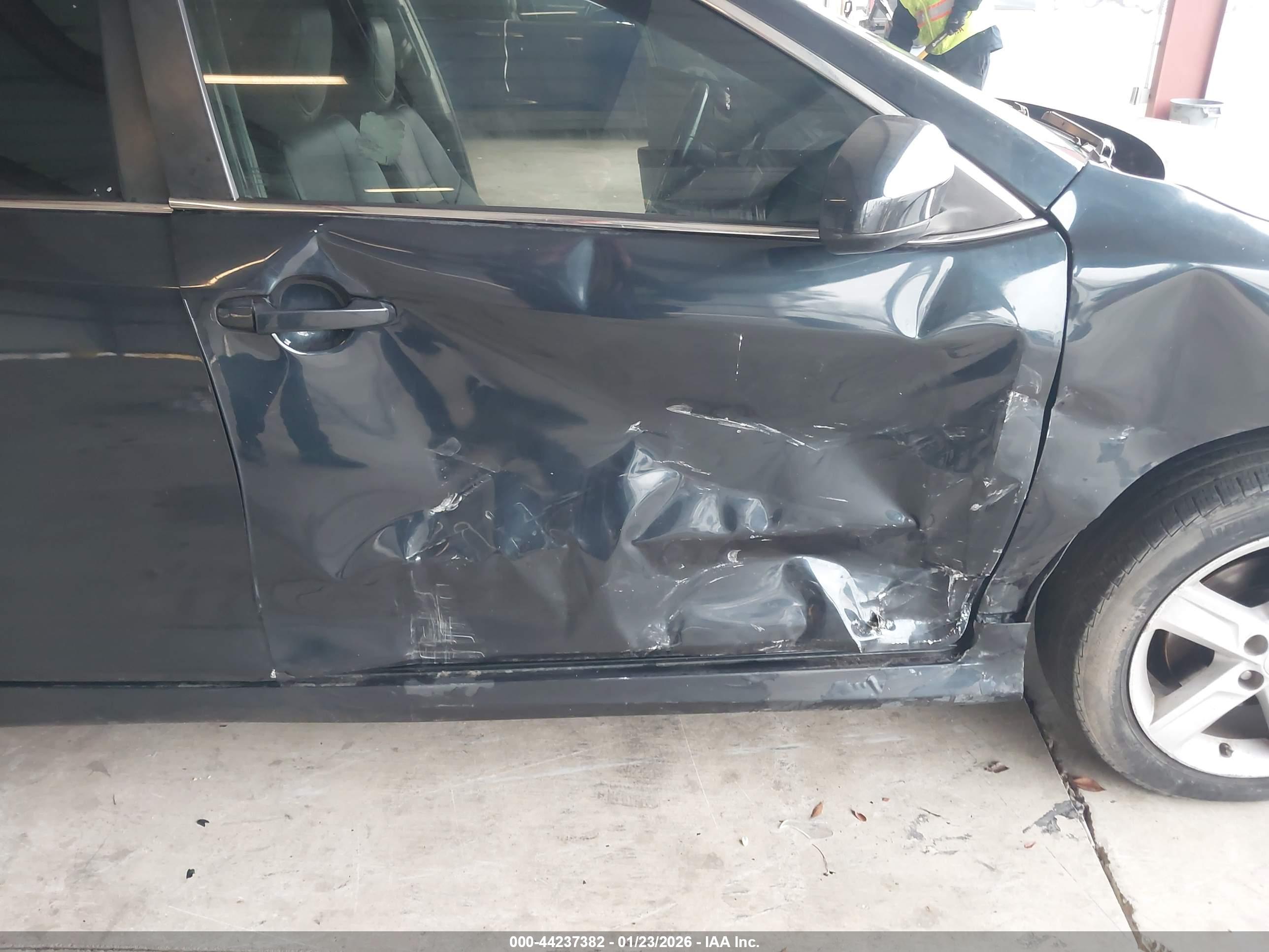 TOYOTA CAMRY image 6