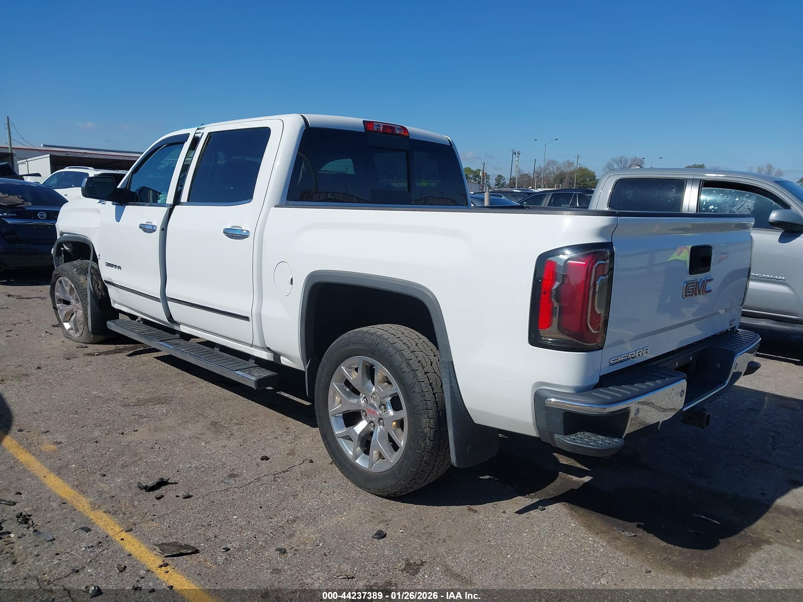 GMC SIERRA image 3