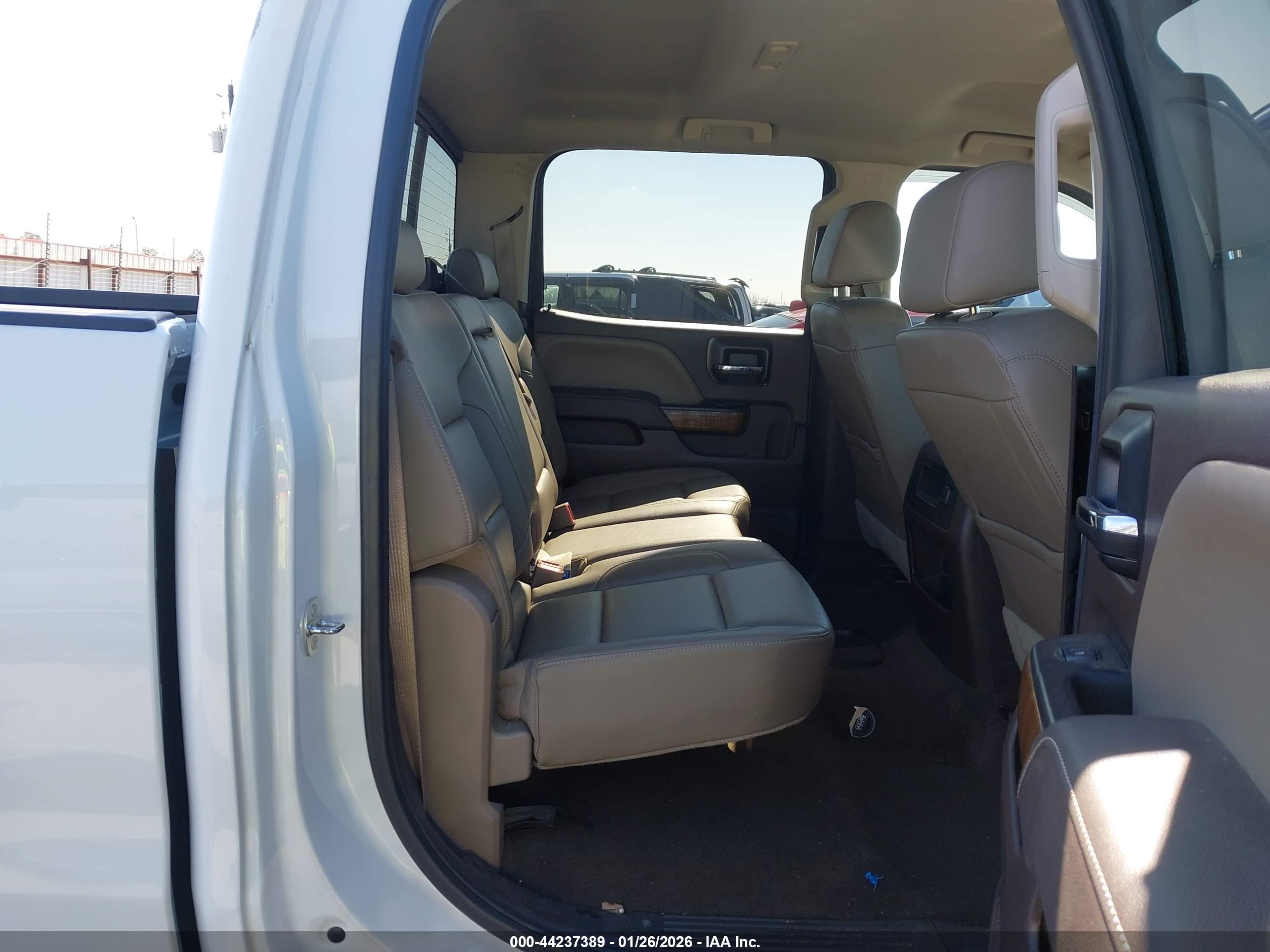 GMC SIERRA image 8