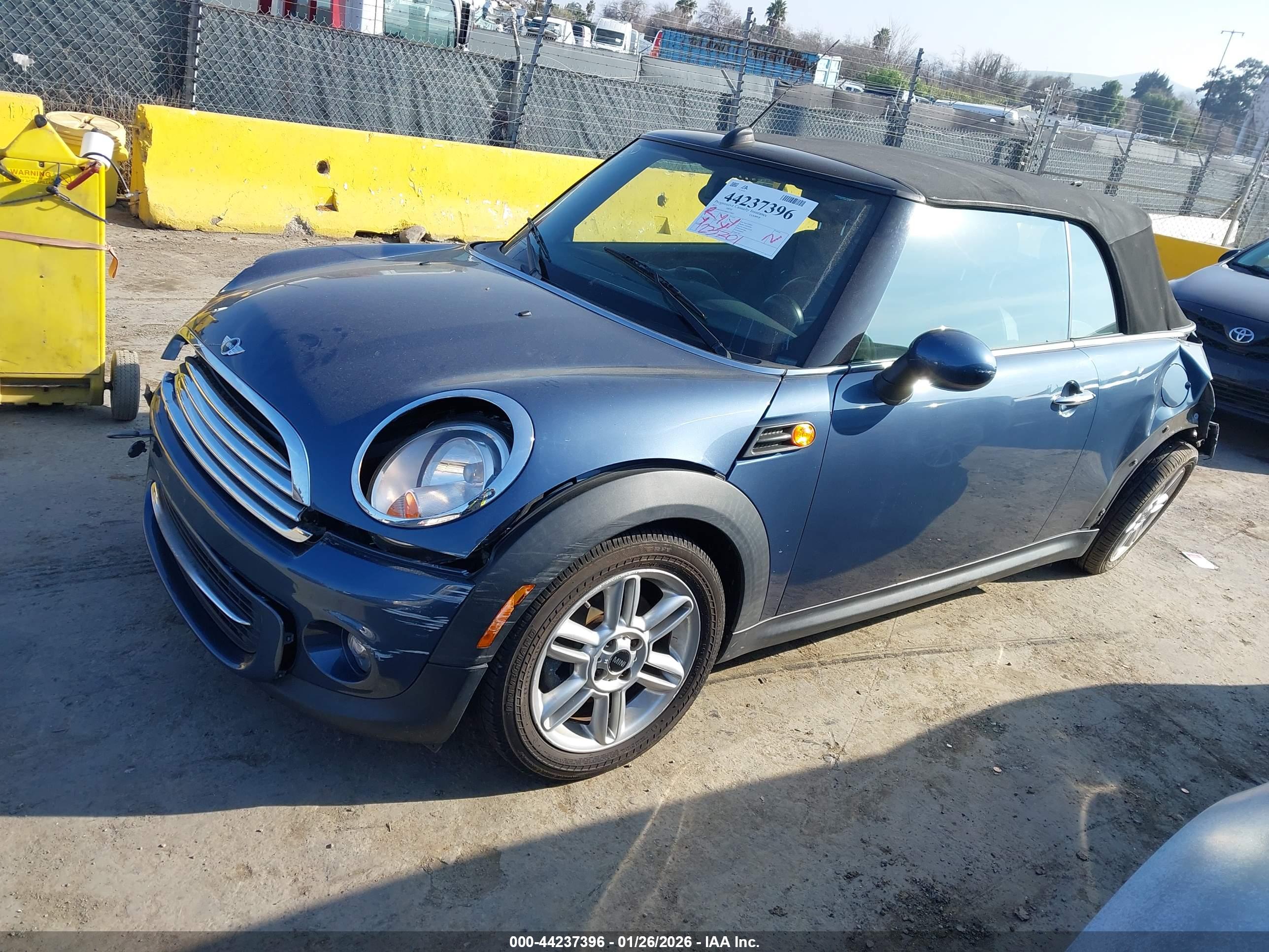 MINI COOPER image 2
