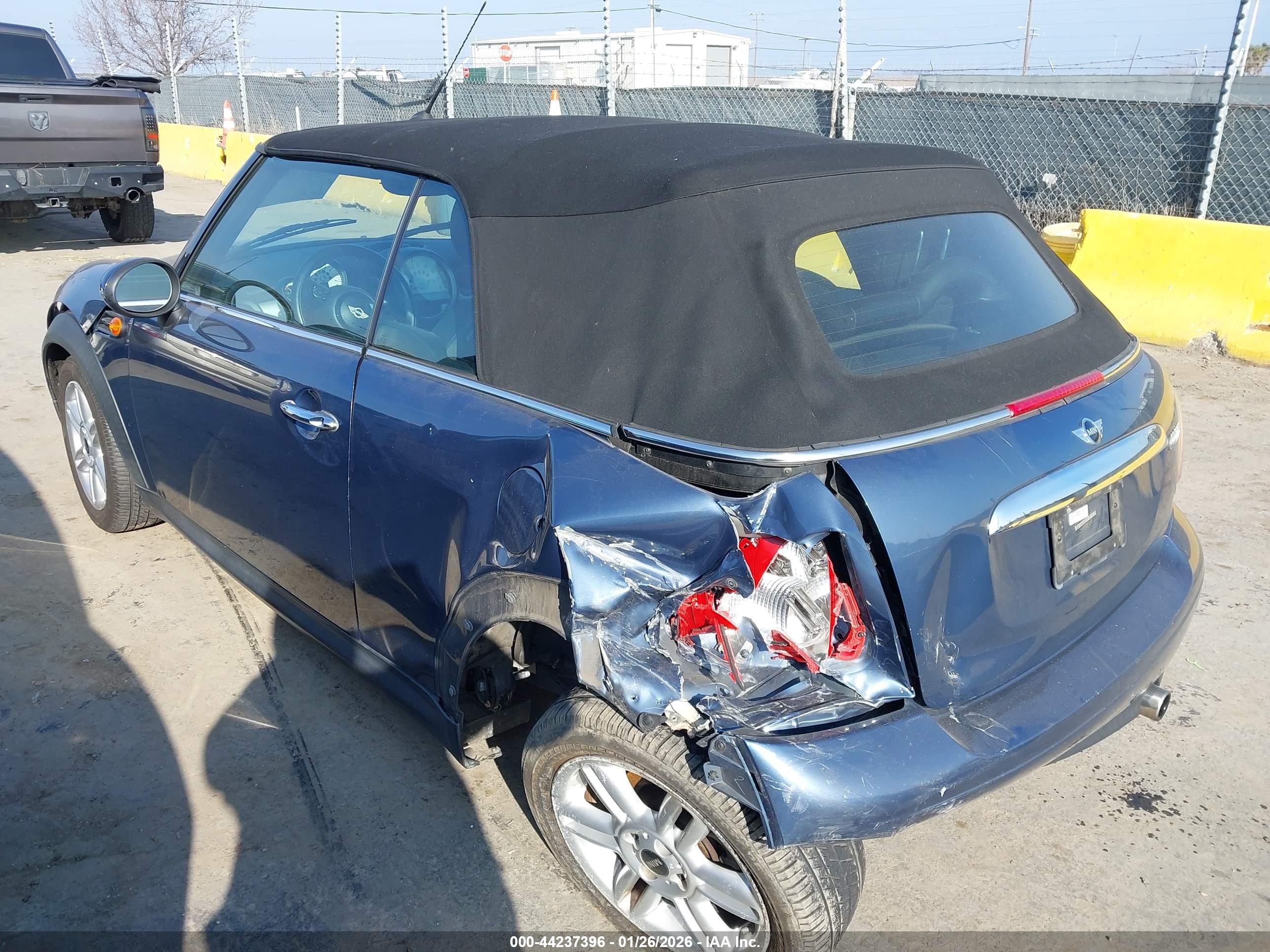 MINI COOPER image 3