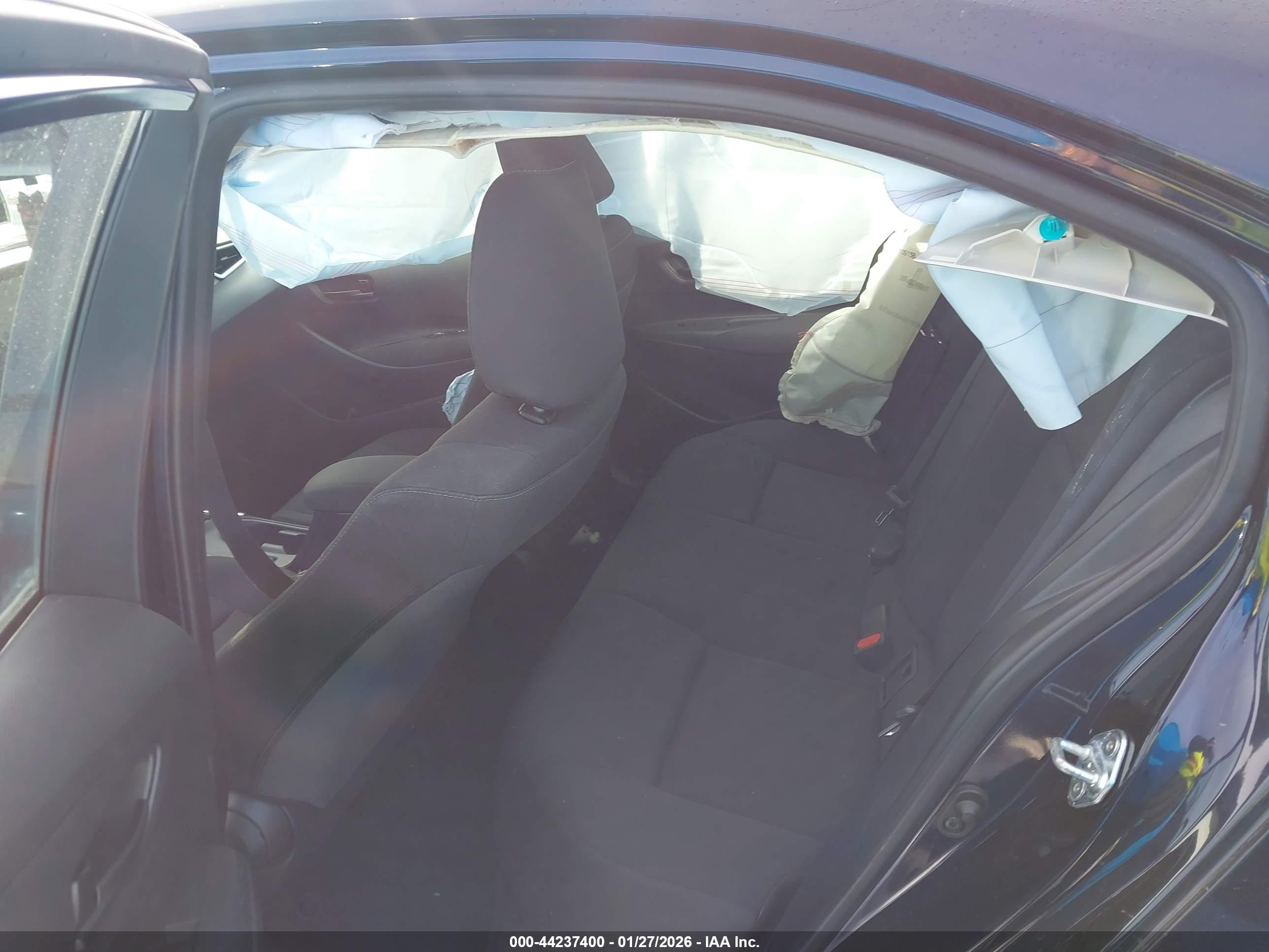 TOYOTA COROLLA image 8