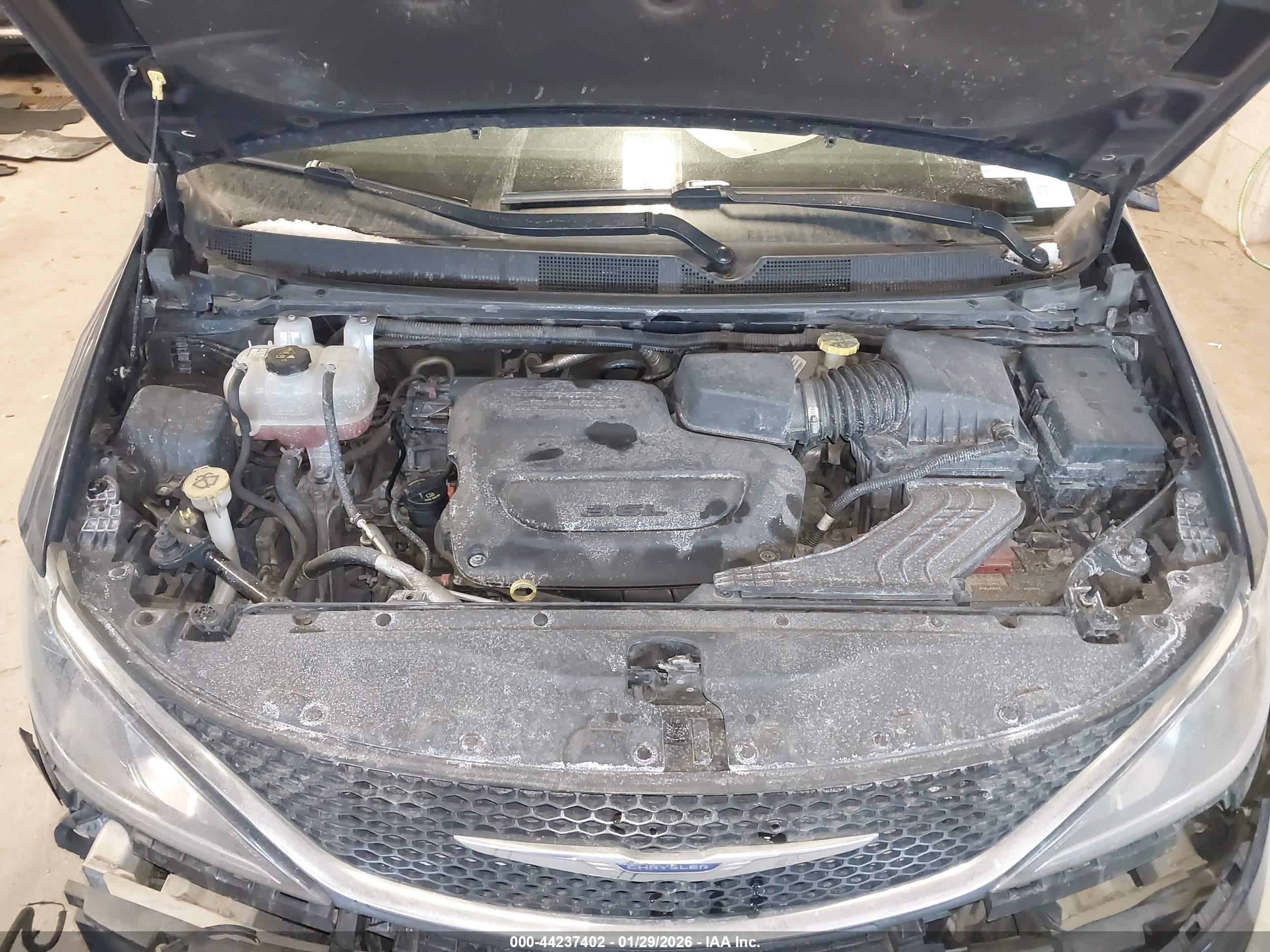 CHRYSLER PACIFICA image 10