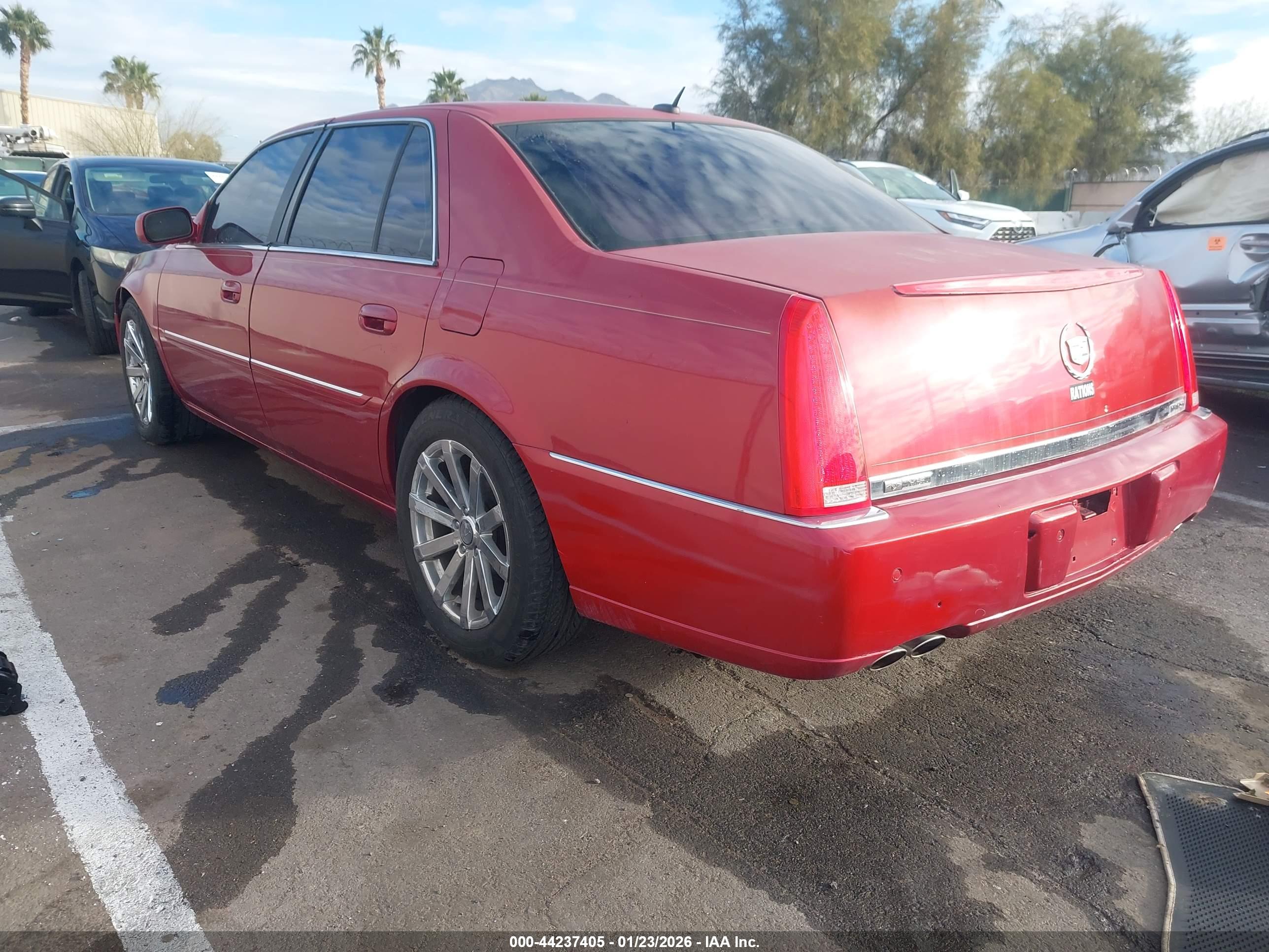 CADILLAC DTS image 3