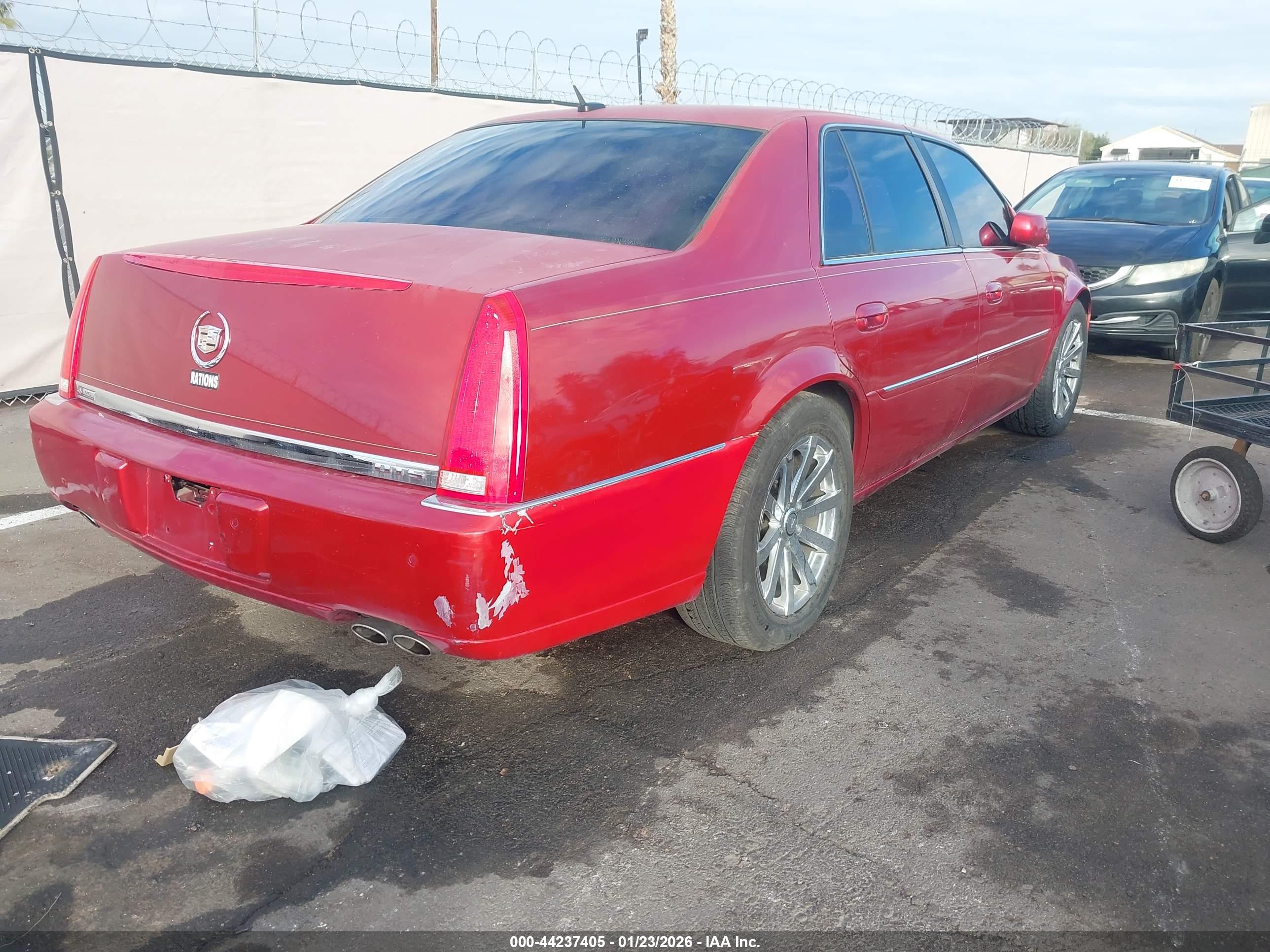 CADILLAC DTS image 4