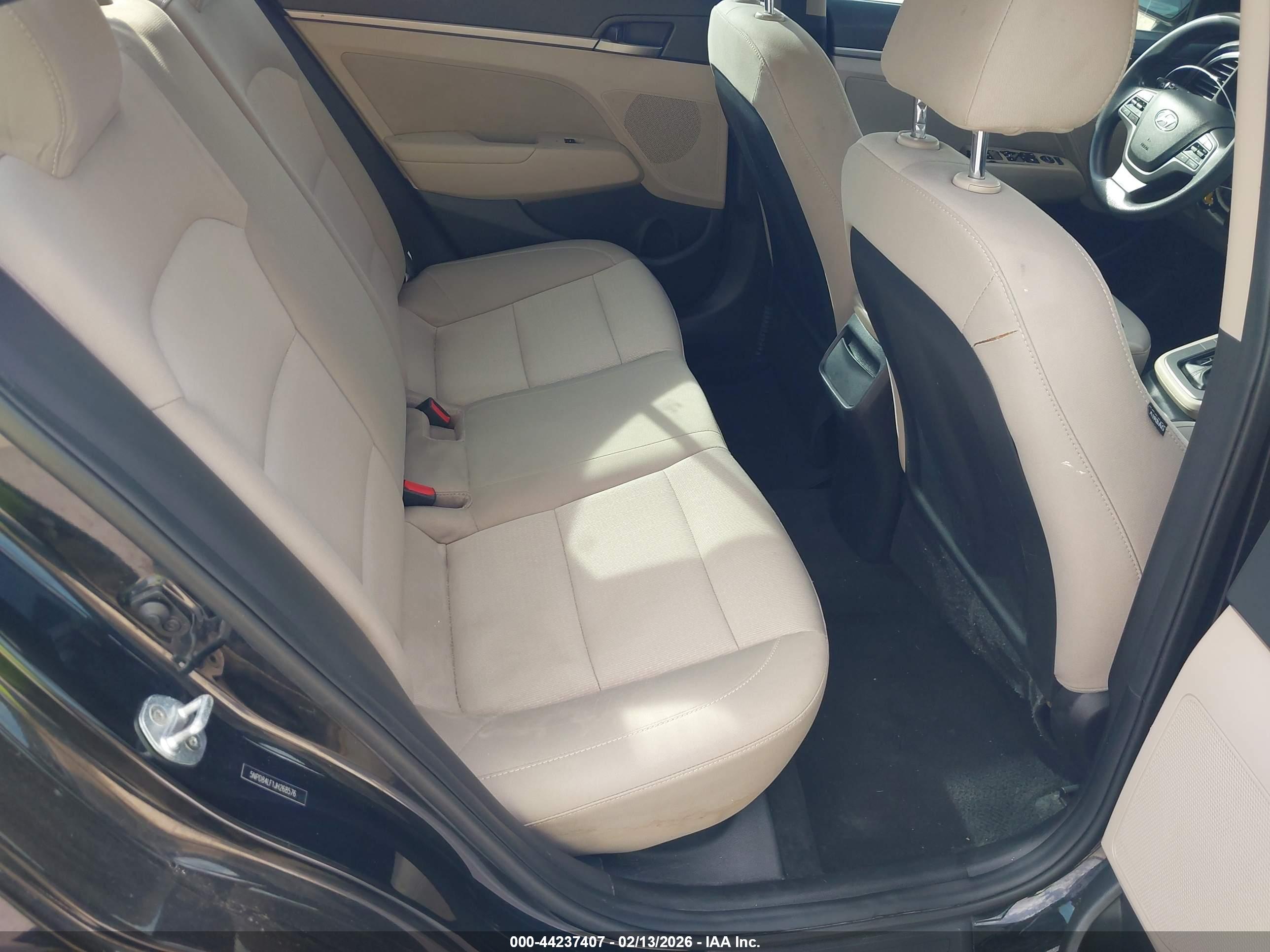 HYUNDAI ELANTRA image 8